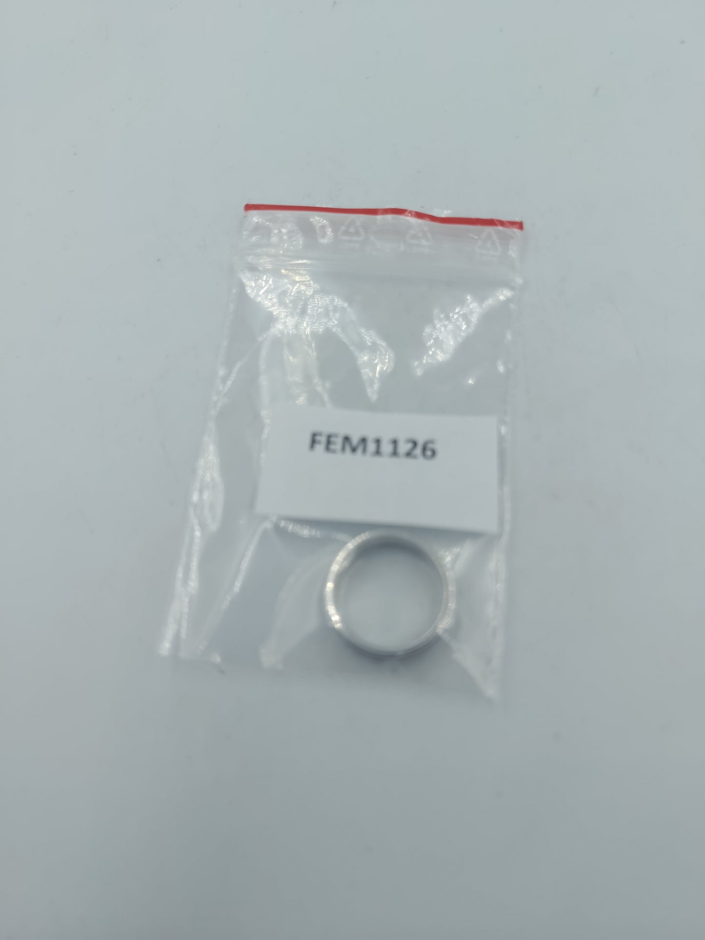 Schlichter 925er Silberring mit klarer Linienführung Gr. 50