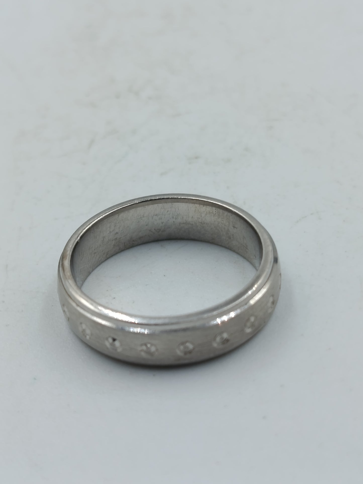 925 Silberring mit feinen Punktakzenten Größe 52