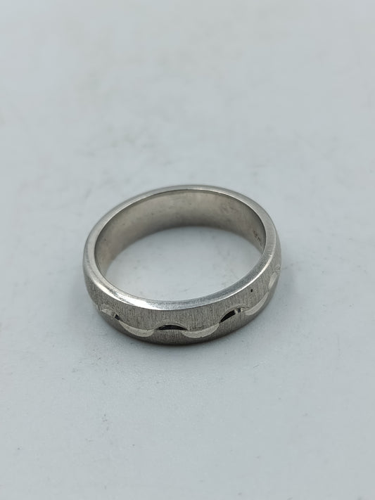 Bandring aus 925 Silber mit dezentem Gravurdesign