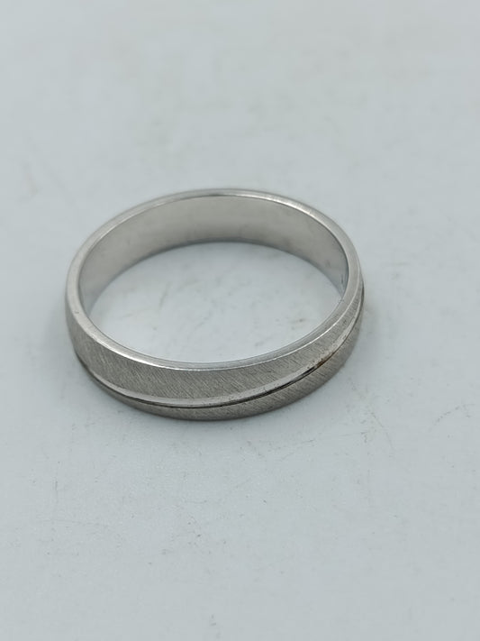 Eleganter 925er Silber Bandring mit feiner Liniengravur und mattiertem Finish Gr 65
