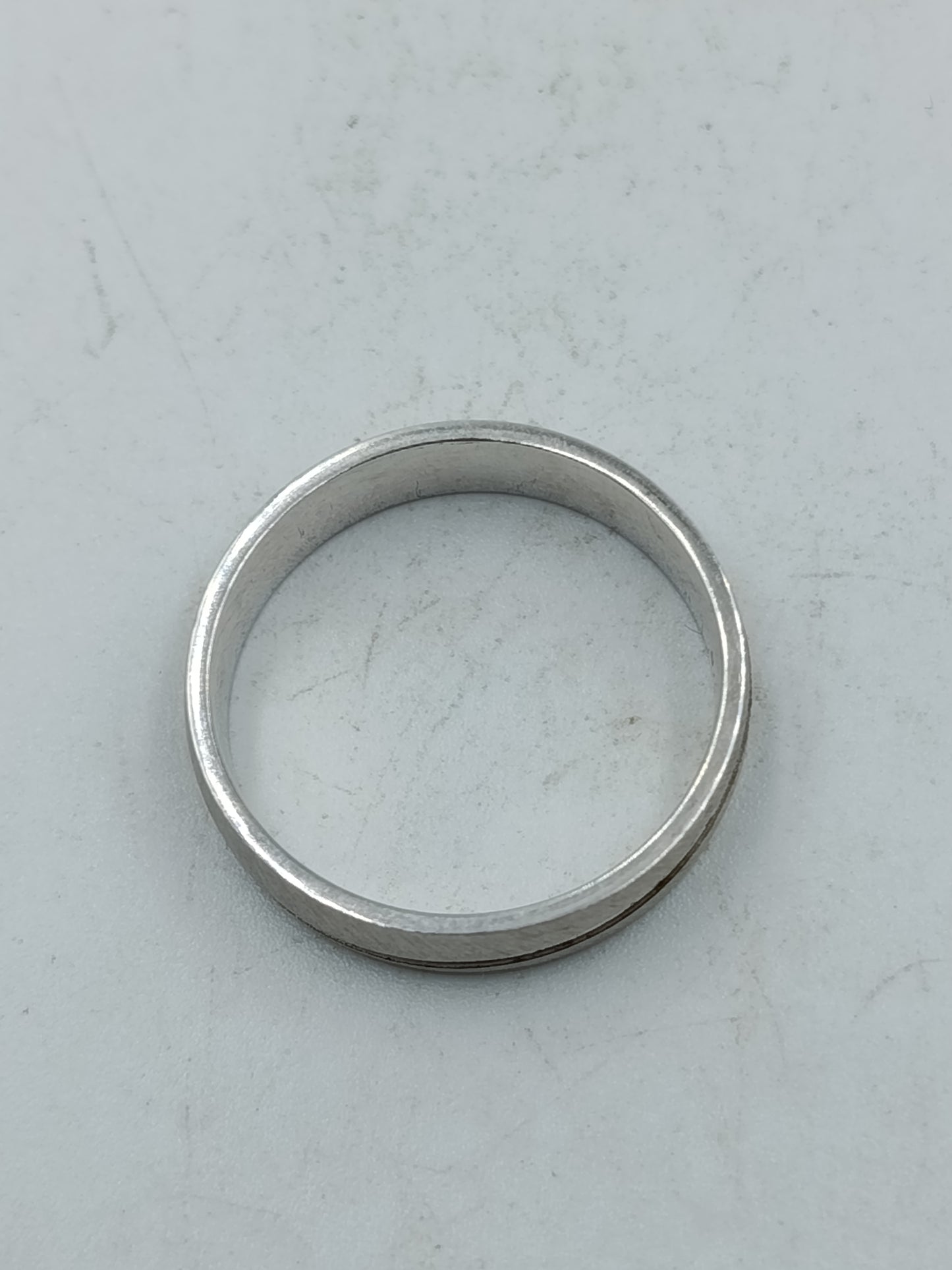 Eleganter 925er Silber Bandring mit feiner Liniengravur und mattiertem Finish Gr 65