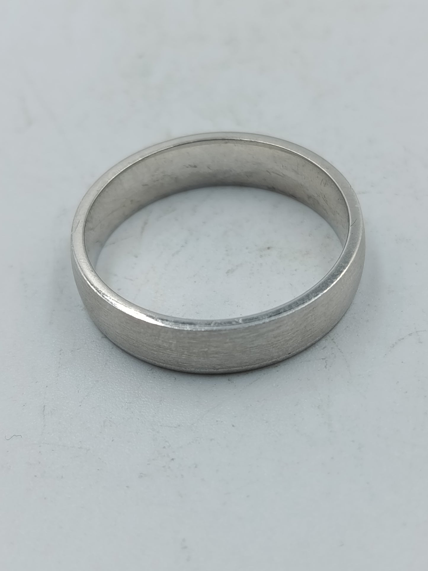 Schlichter zeitloser Bandring aus 925er Sterlingsilber Gr67