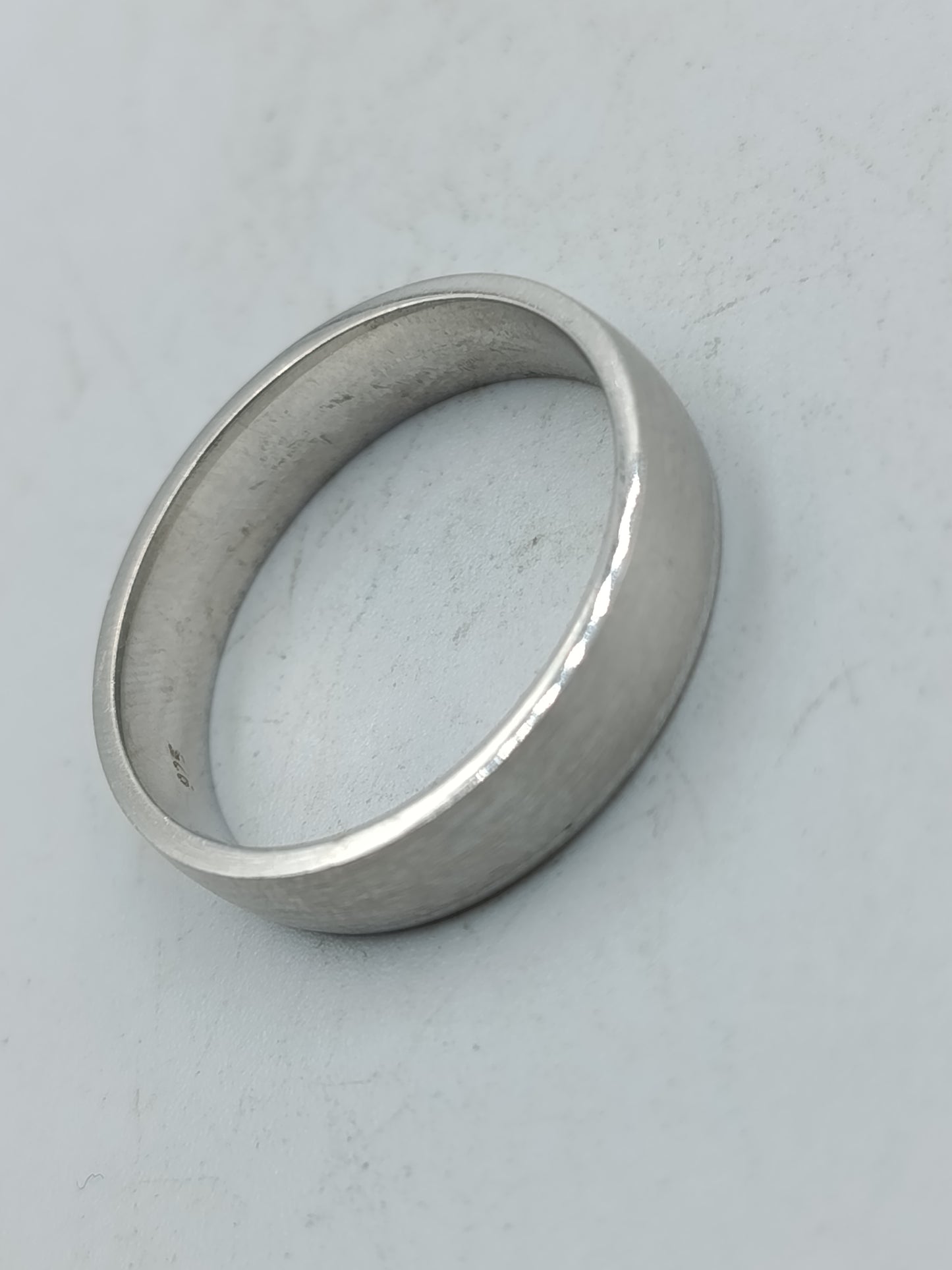 Schlichter zeitloser Bandring aus 925er Sterlingsilber Gr67