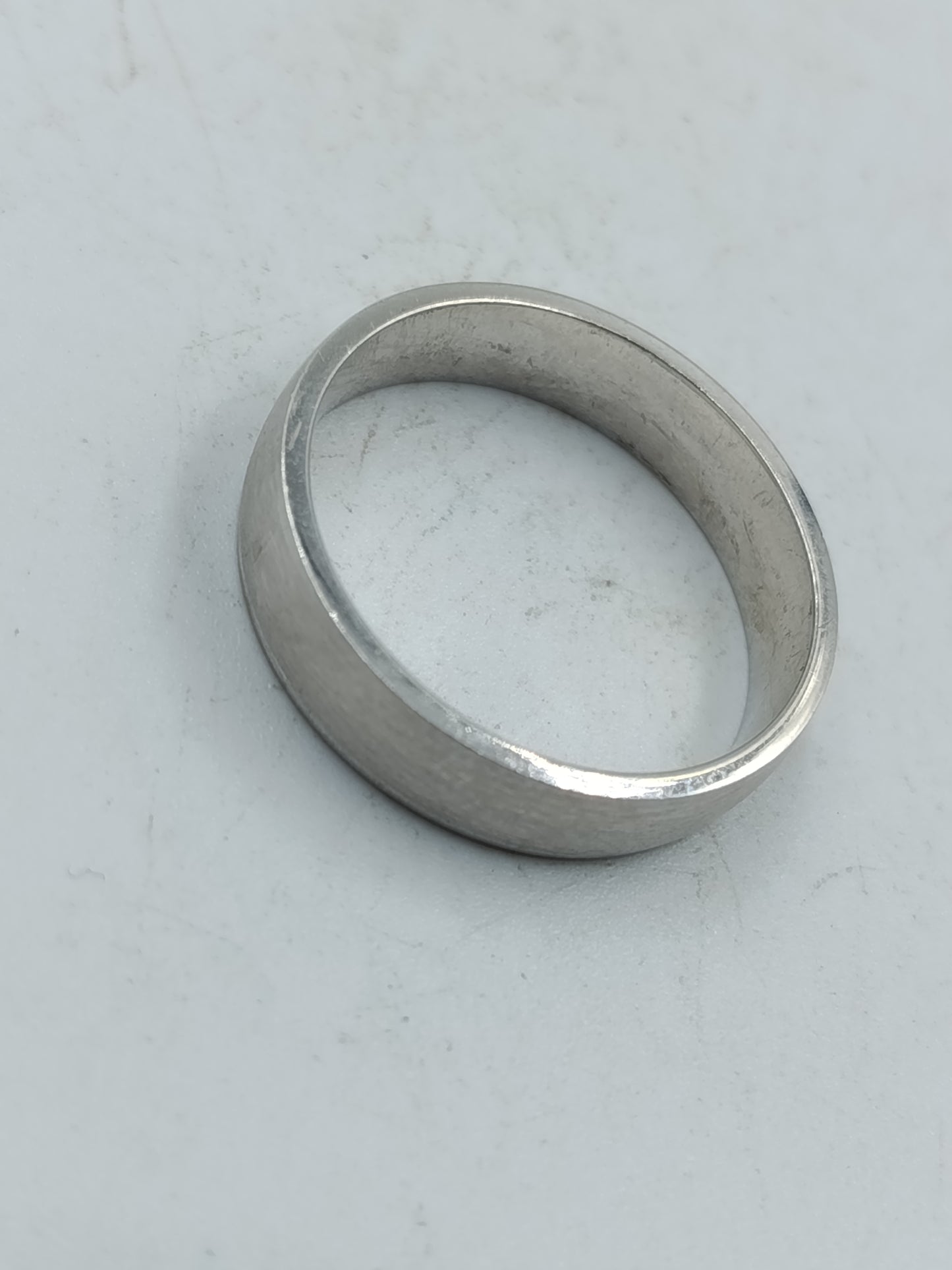 Schlichter zeitloser Bandring aus 925er Sterlingsilber Gr67