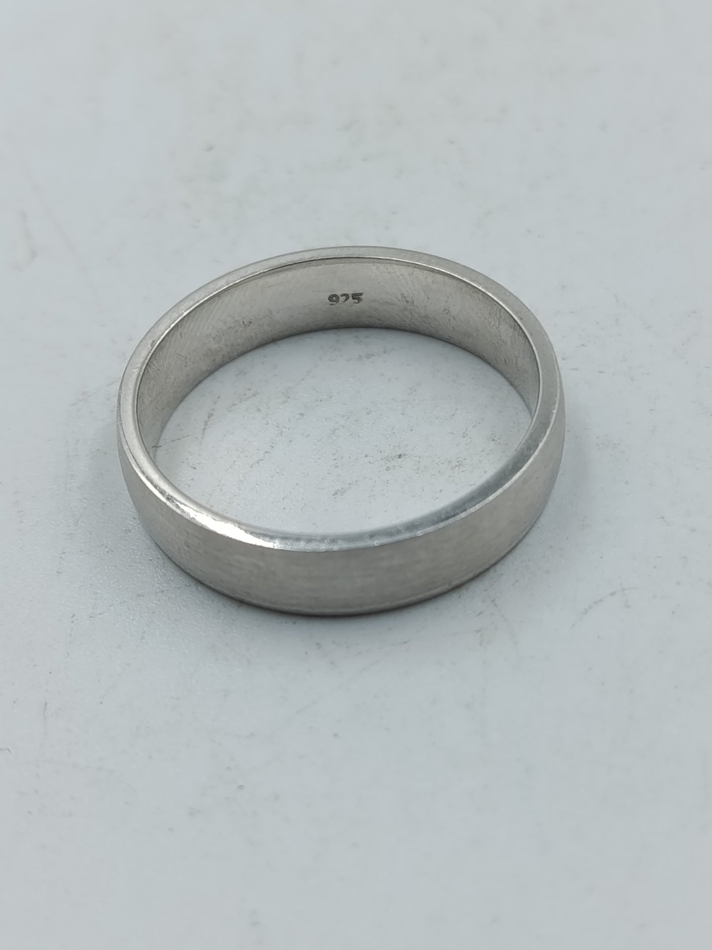 Schlichter zeitloser Bandring aus 925er Sterlingsilber Gr67