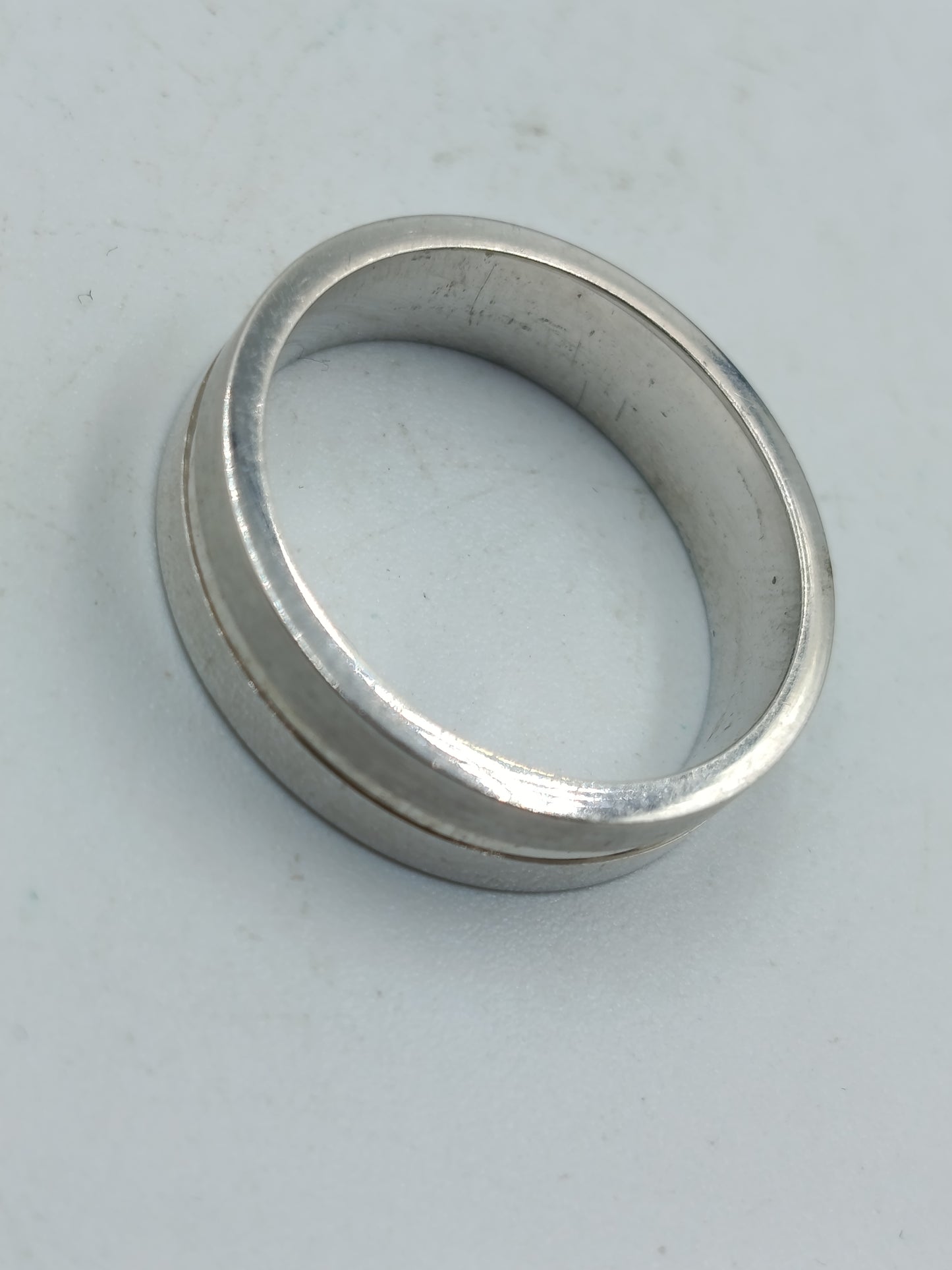 Eleganter Bandring aus 925 Silber mit feiner Liniengravur Gr 53