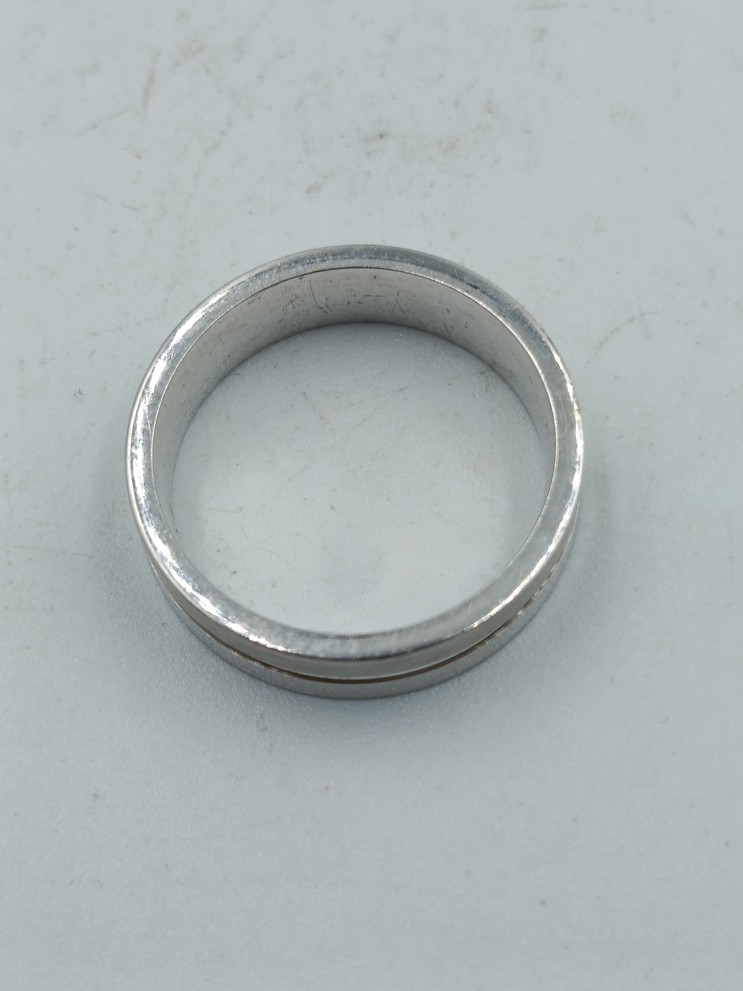 Eleganter Bandring aus 925 Silber mit feiner Liniengravur Gr 53