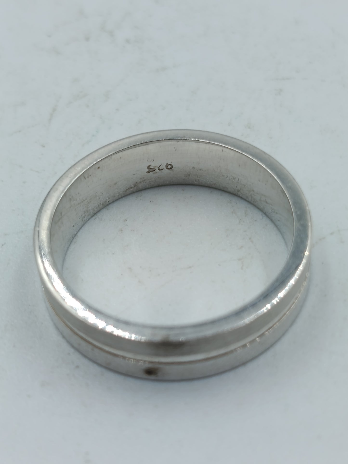 Eleganter Bandring aus 925 Silber mit feiner Liniengravur Gr 53