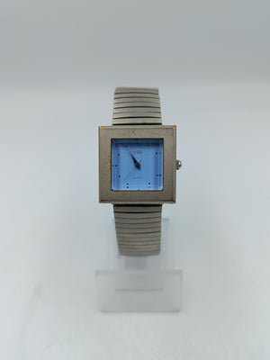 Elegante TCM Armbanduhr mit blauem Zifferblatt und elastischem Armband