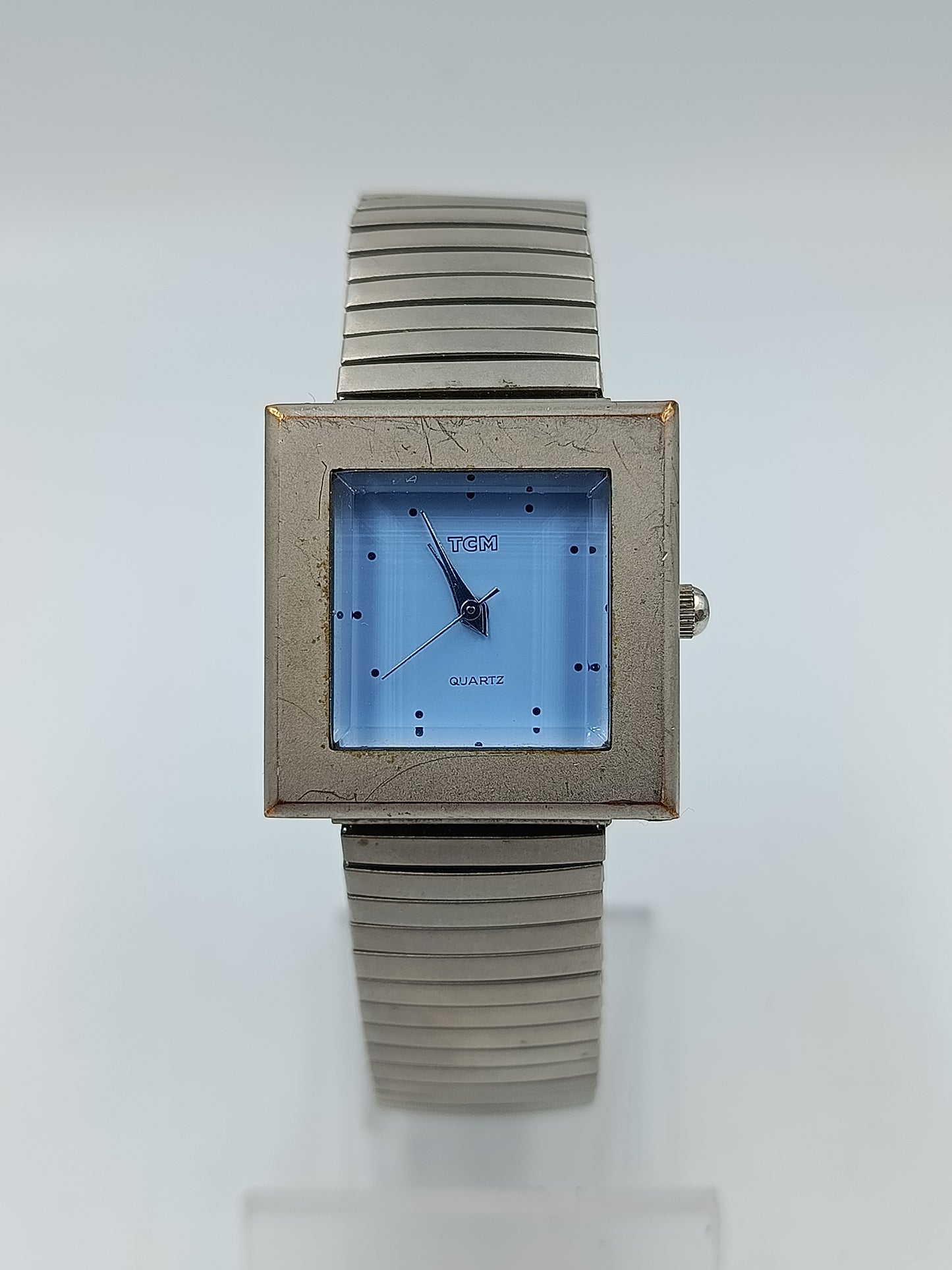 Elegante TCM Armbanduhr mit blauem Zifferblatt und elastischem Armband