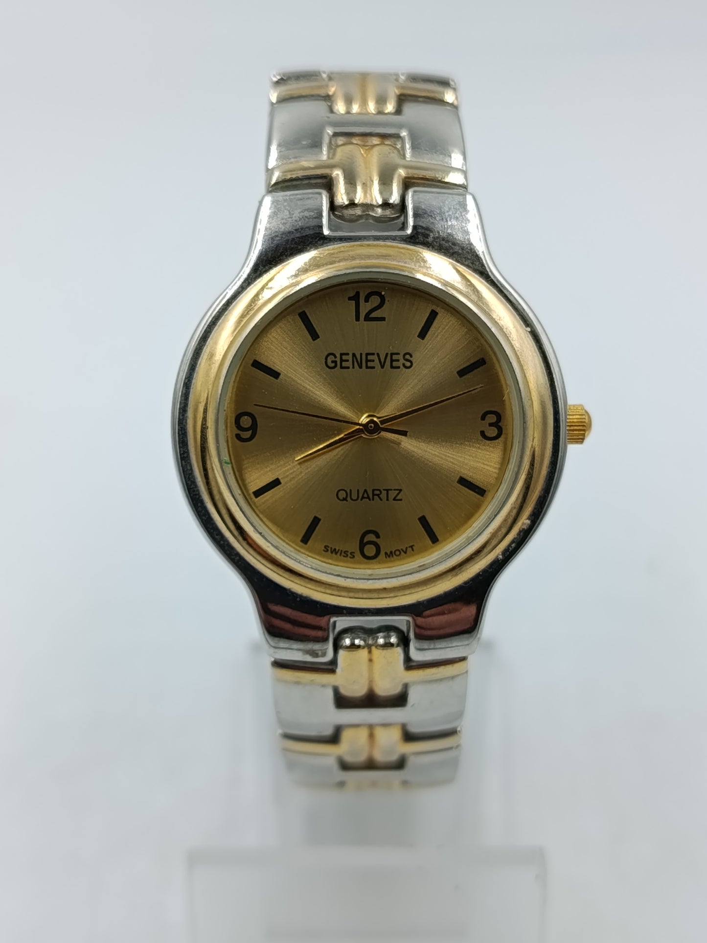 Elegante Geneves Armbanduhr mit gold silber Design und Quarzwerk