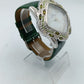 Elegante Damenarmbanduhr Tempo di Donna mit grünem Lederarmband und verziertem Gehäuse