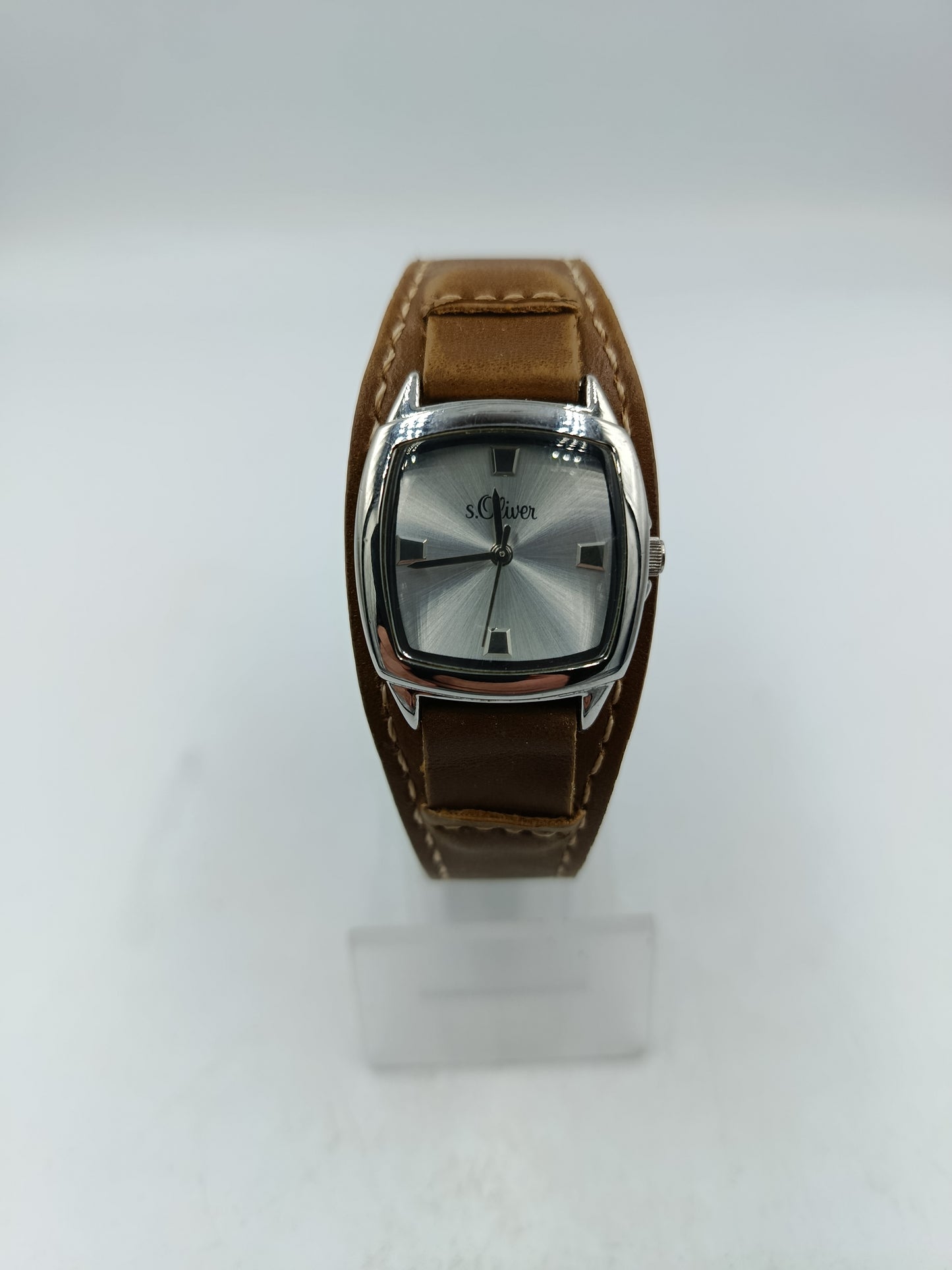 Vintage s.Oliver Damenarmbanduhr mit breitem Lederarmband