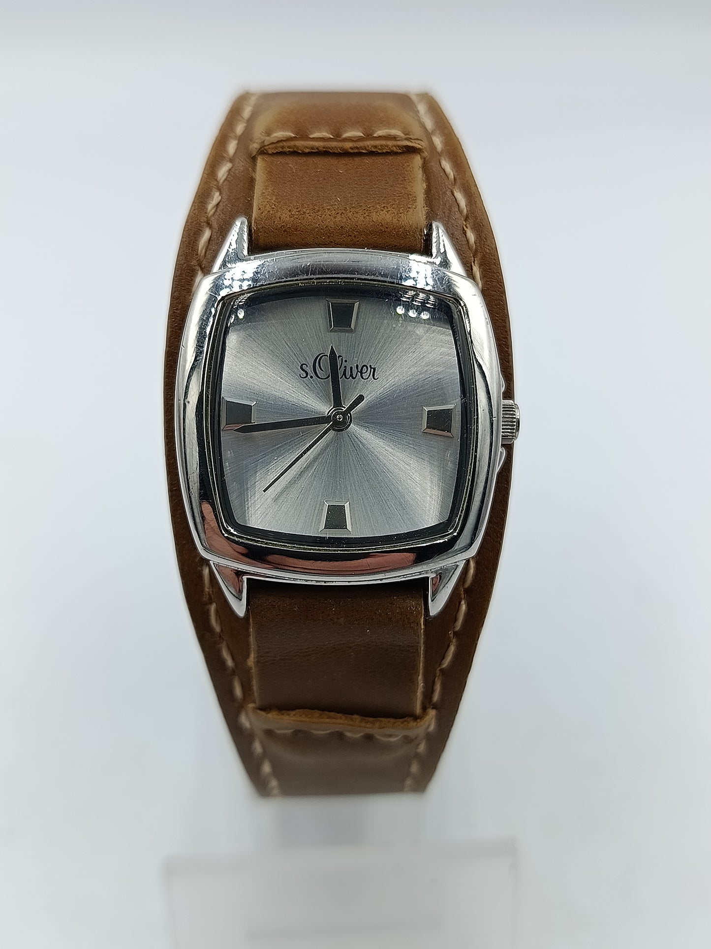 Vintage s.Oliver Damenarmbanduhr mit breitem Lederarmband