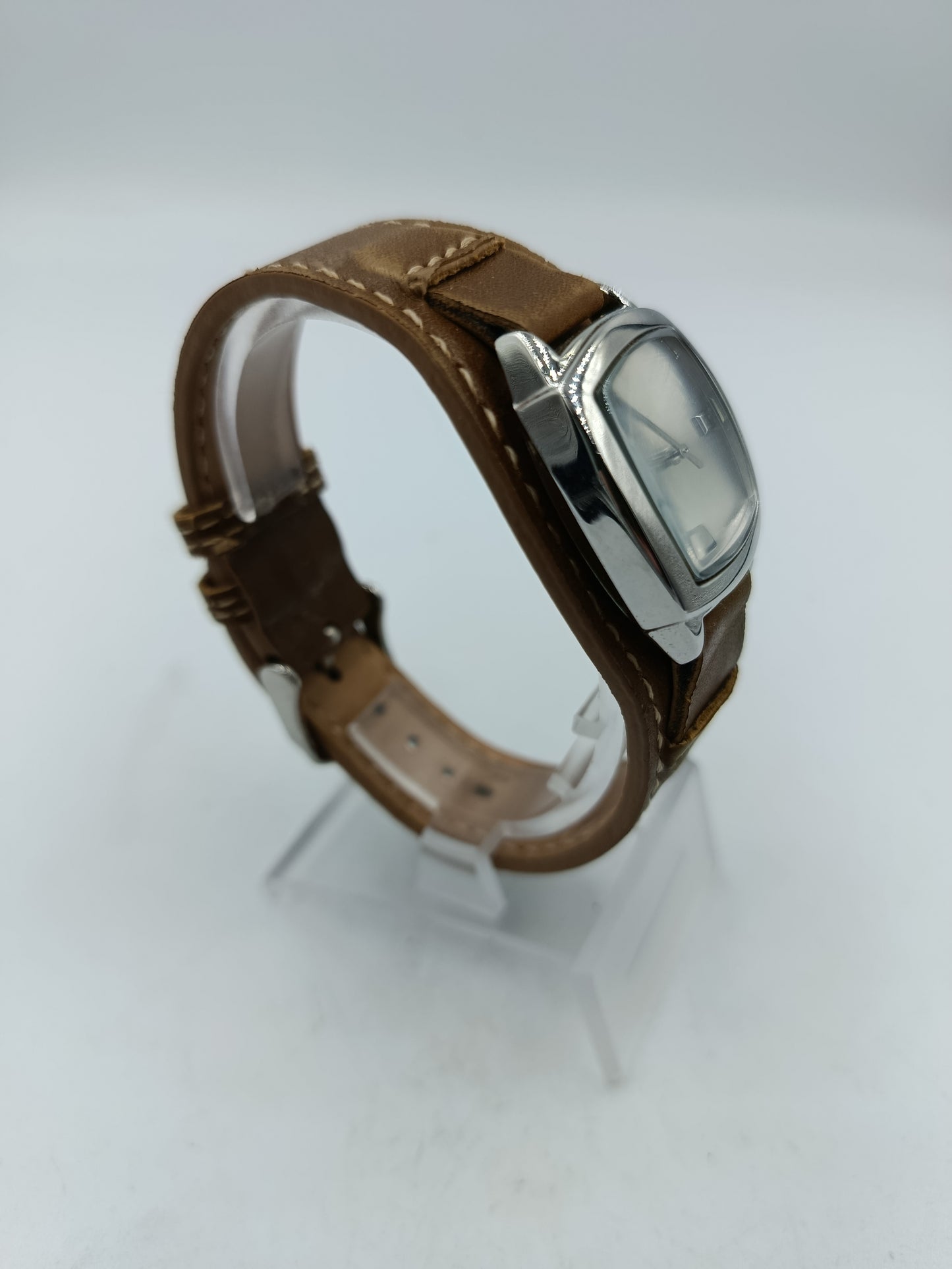 Vintage s.Oliver Damenarmbanduhr mit breitem Lederarmband