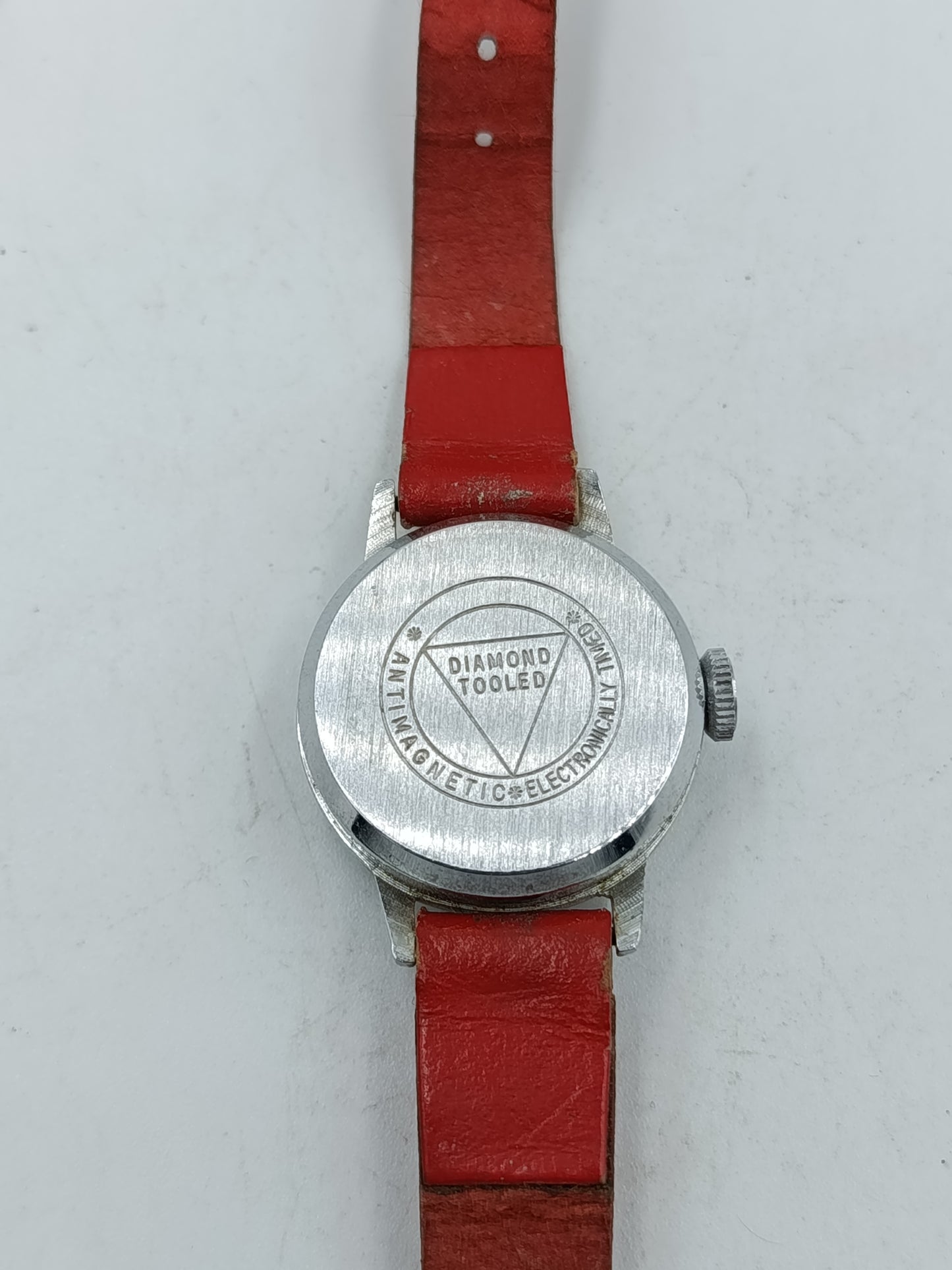 Vintage Kinderuhr Select mit rotem Lederarmband  charmante Retro-Armbanduhr