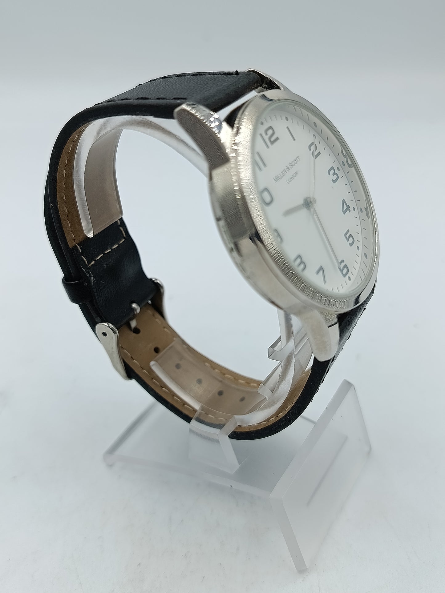 Schlichte Miller und Scott Armbanduhr klassisches Design  gut ablesbares Zifferblatt