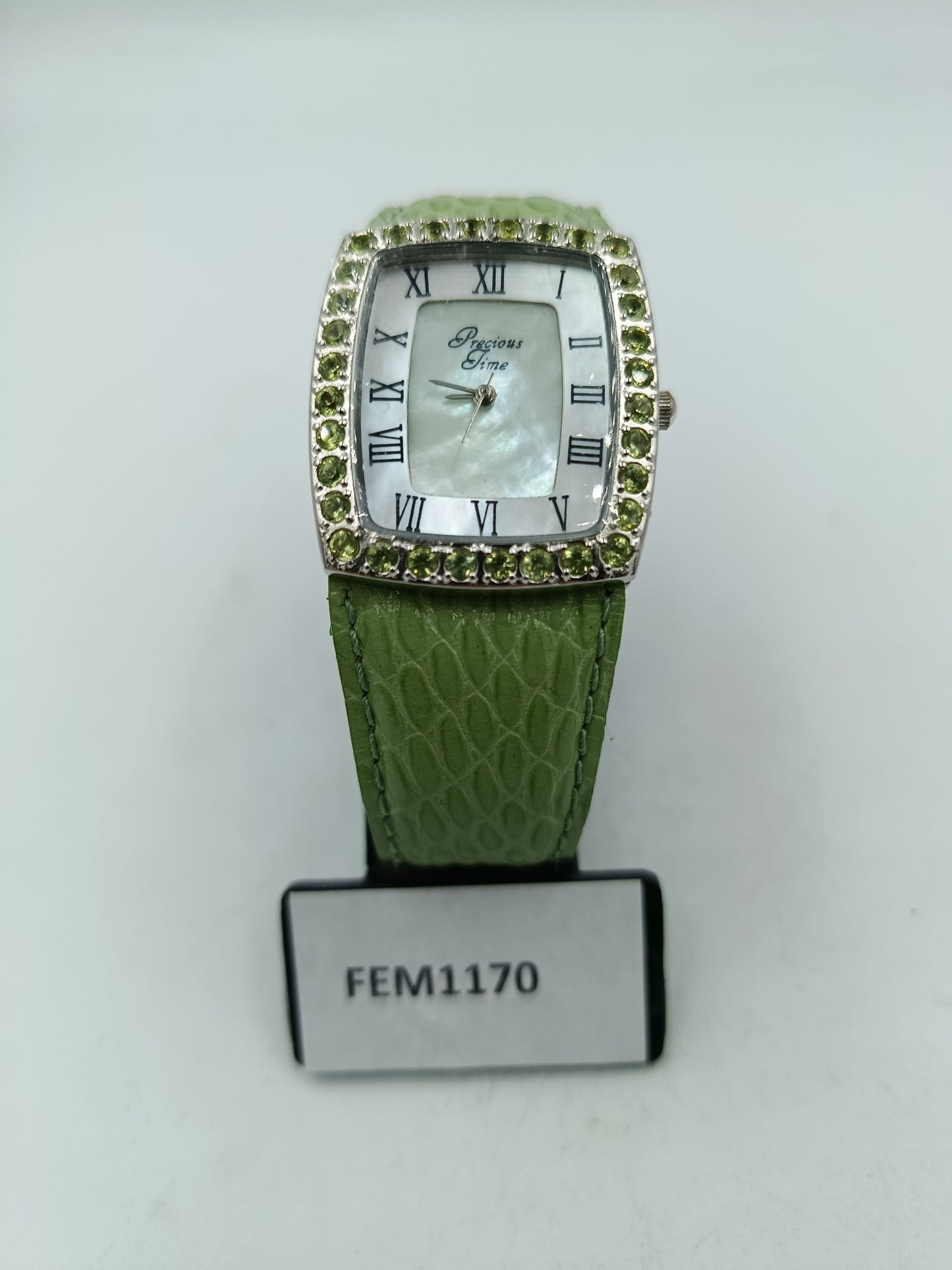 Precious Time Damenarmbanduhr in Grün mit Steinbesatz Perlmuttoptik Zifferblatt