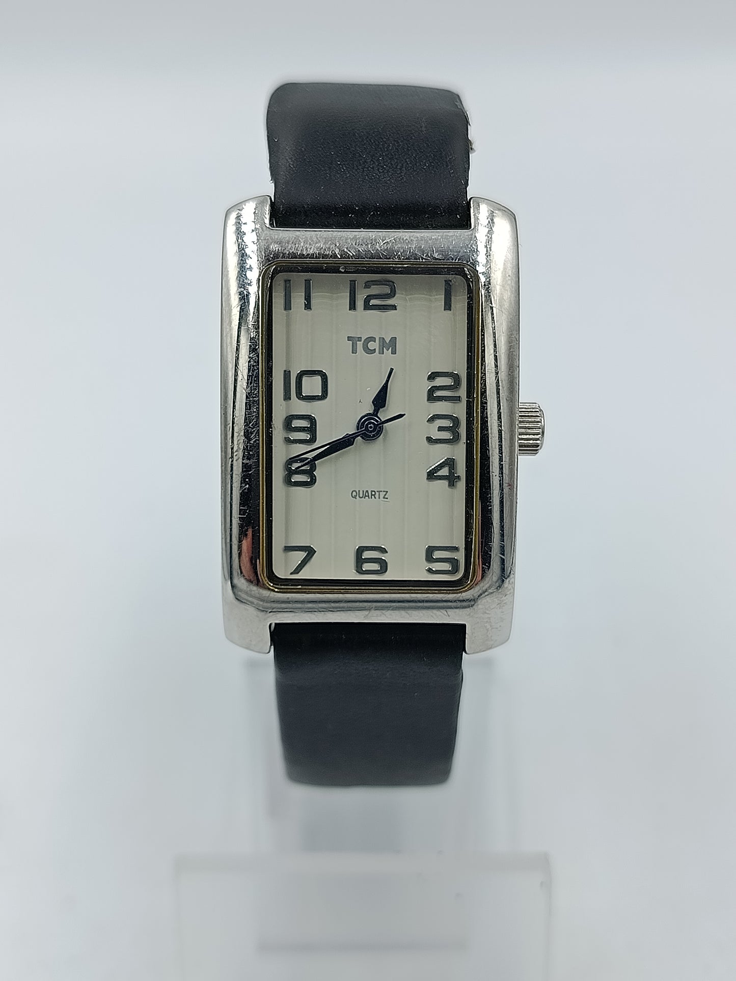 TCM rechteckige Quartz Armbanduhr mit schwarzem Lederband