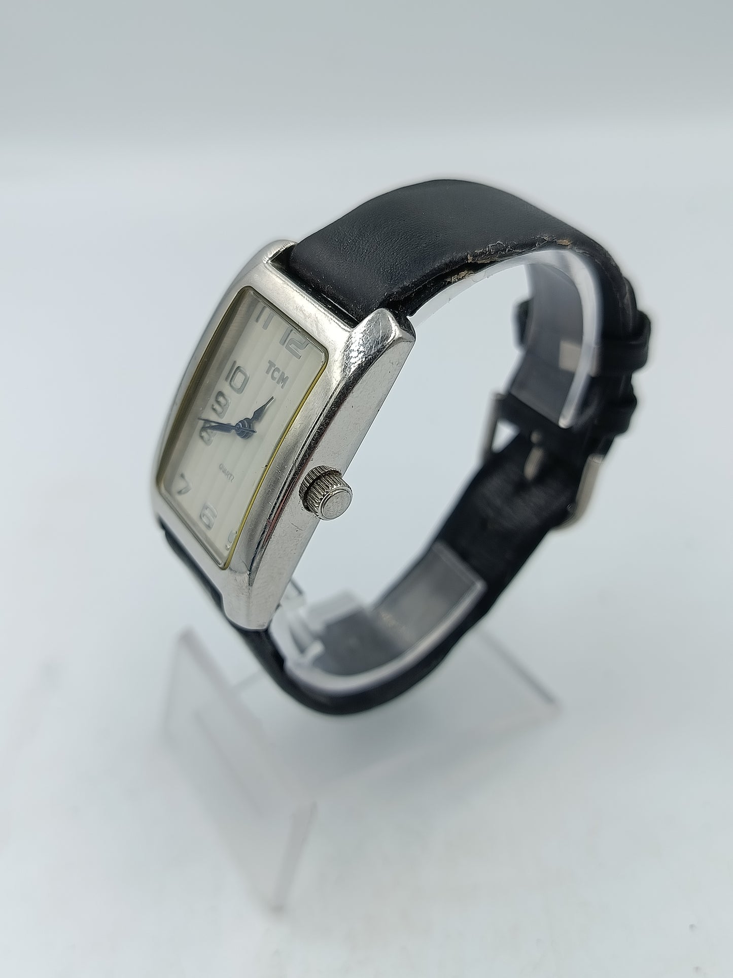 TCM rechteckige Quartz Armbanduhr mit schwarzem Lederband