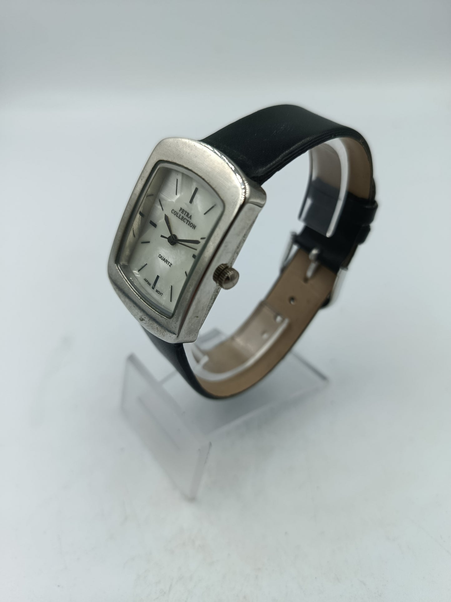 Petra Collection Damen Armbanduhr Rechteckiges zeitloses Design