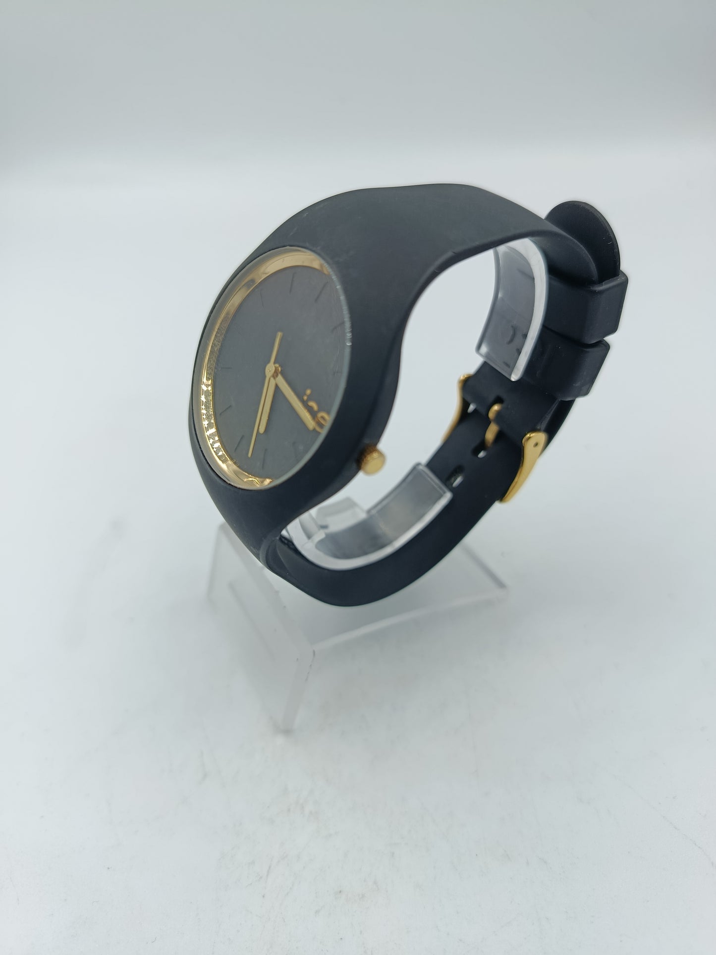 Ice-Watch Schwarz Gold Silikonarmband Schlichtes modernes Design