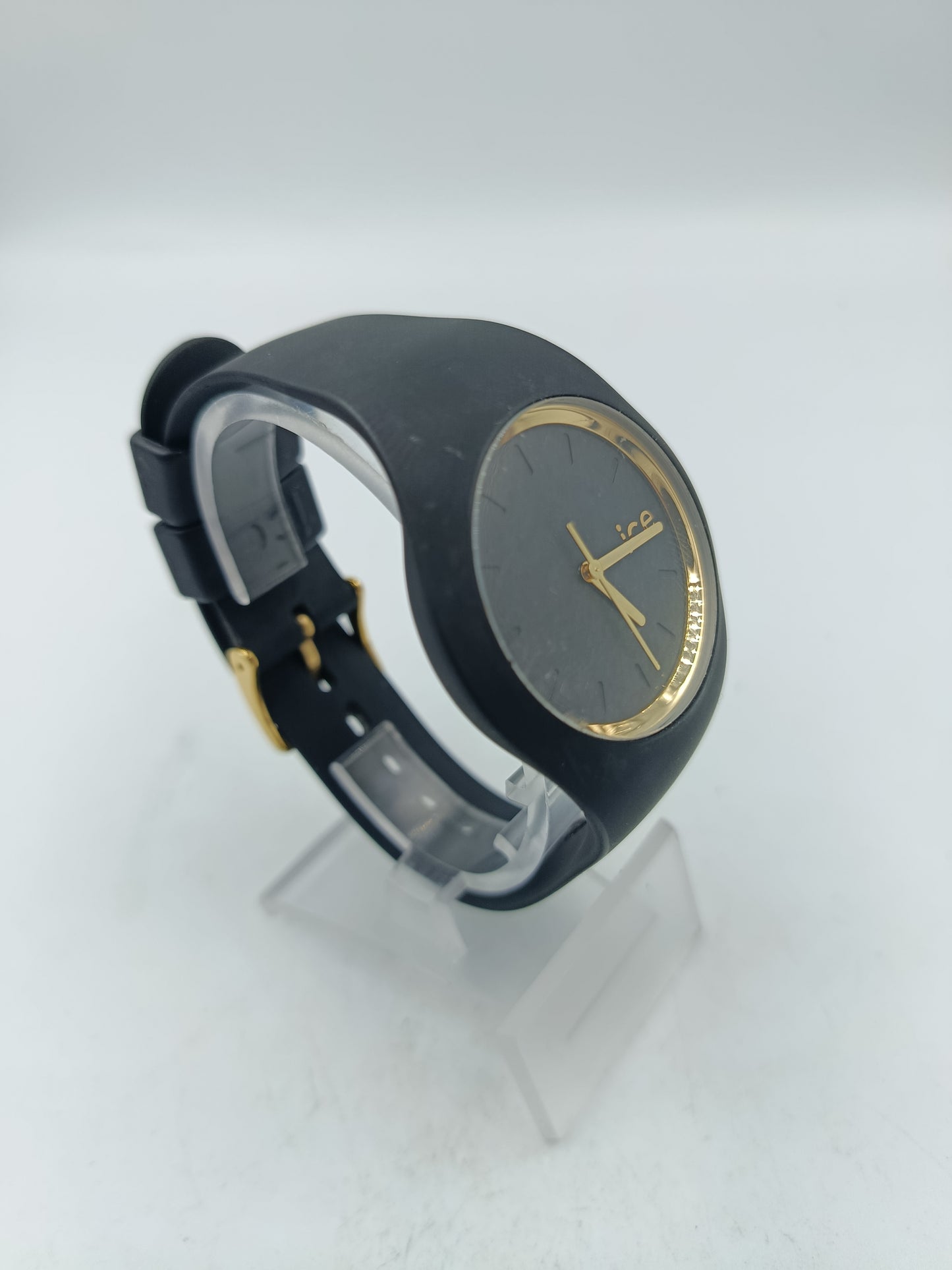 Ice-Watch Schwarz Gold Silikonarmband Schlichtes modernes Design