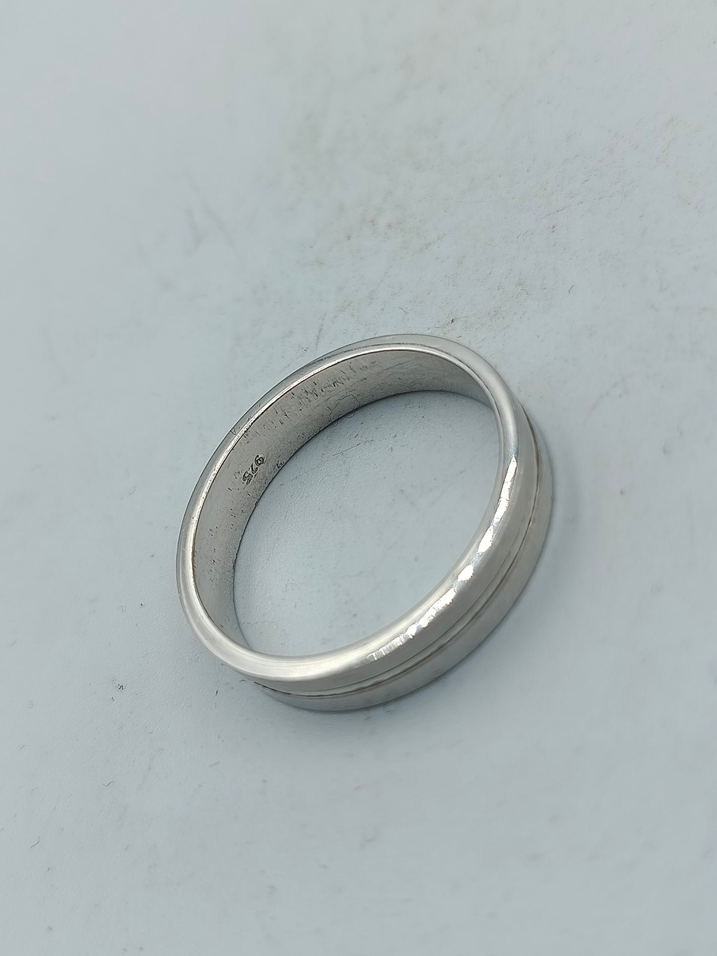 Zeitloser 925 Silberring in Groesse 70 mit eleganter Verarbeitung und hochwertiger Materialqualitaet