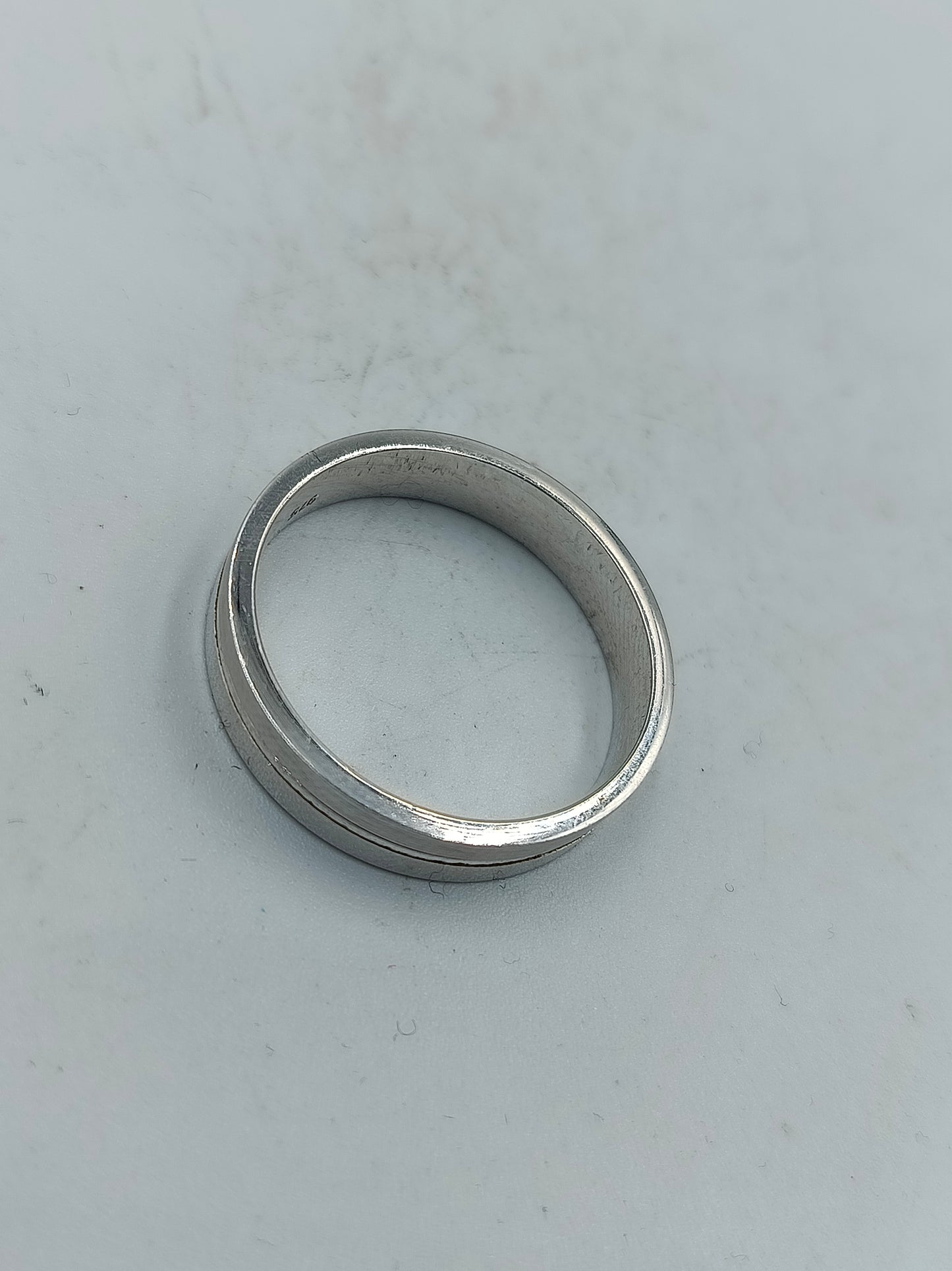 Zeitloser 925 Silberring in Groesse 70 mit eleganter Verarbeitung und hochwertiger Materialqualitaet