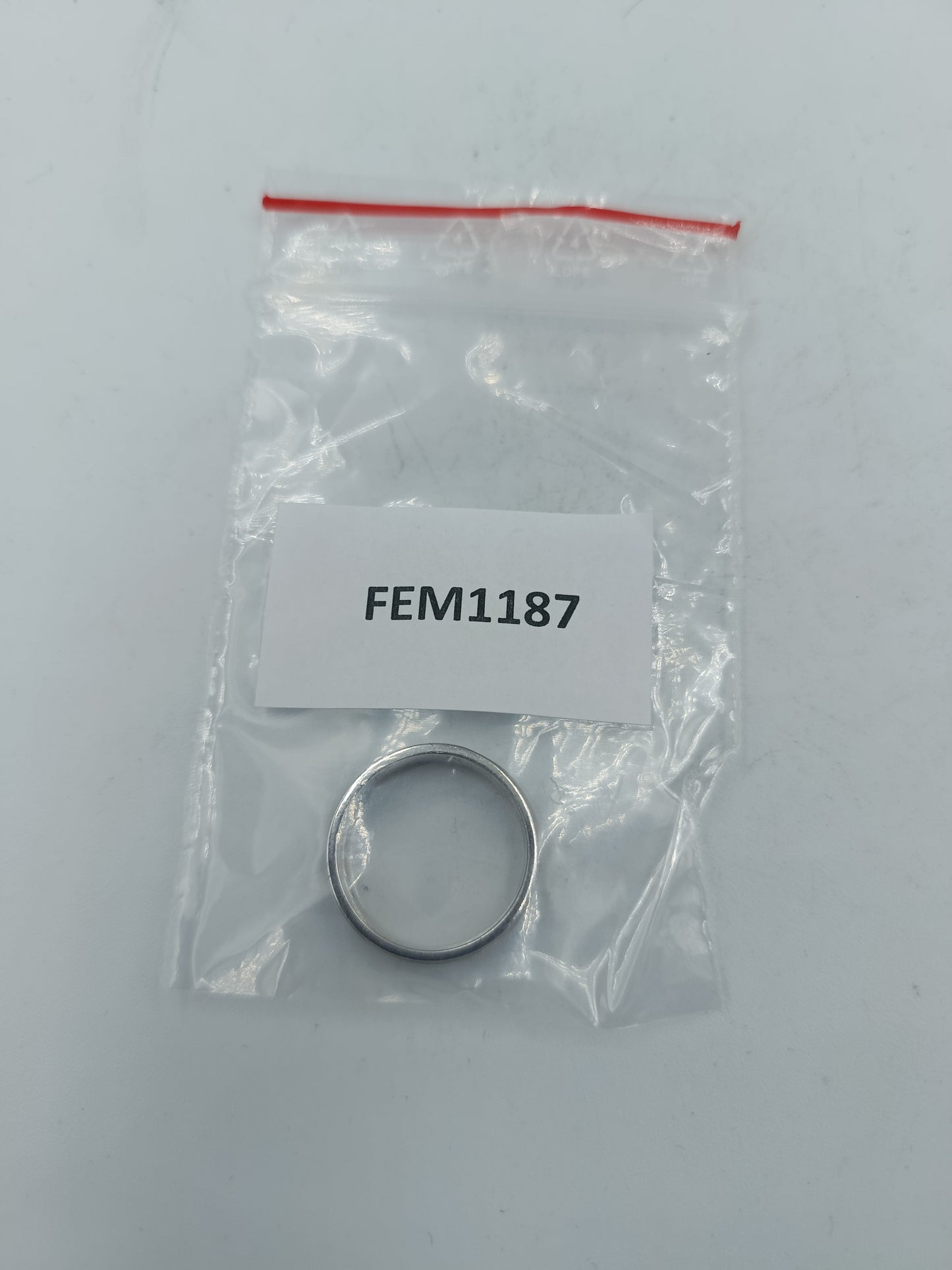 Eleganter und hochwertiger 925er Sterlingsilber Bandring mit edlem umlaufendem geometrischem Mäandermuster