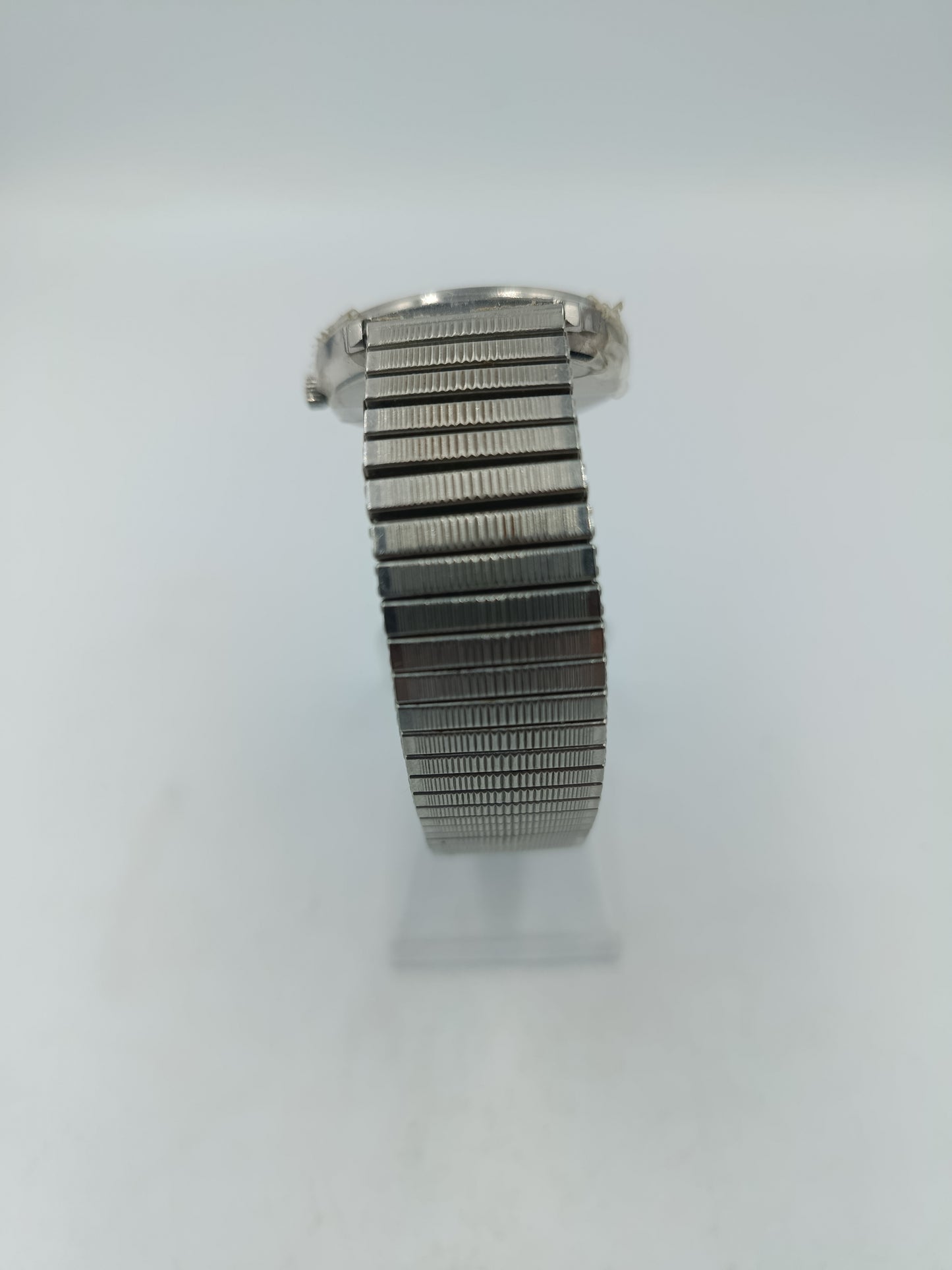 Vintage Boliwa Quartz Herrenarmbanduhr mit elastischem Edelstahlarmband im zeitlosen Design