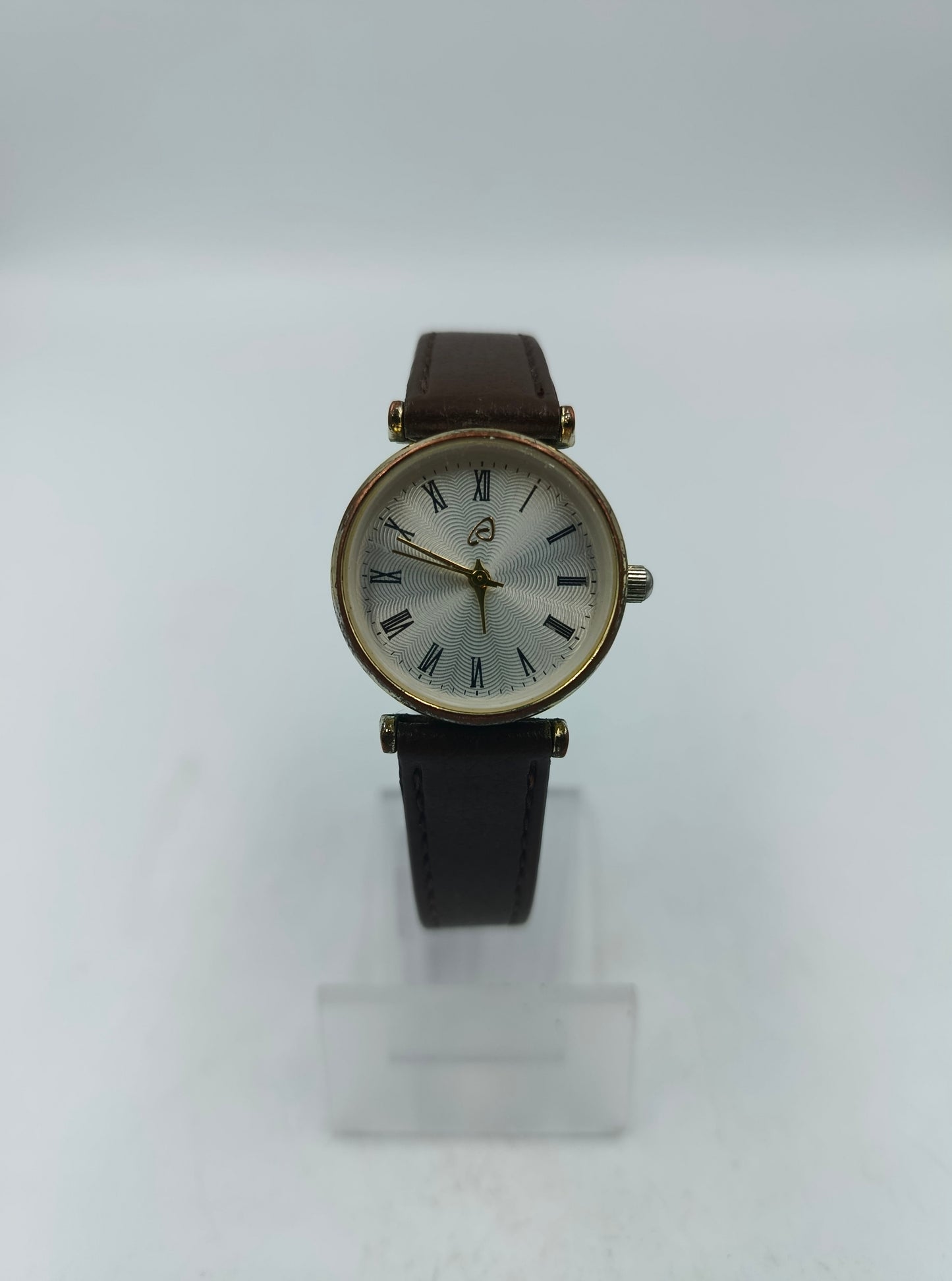 Owim Damen Quarzuhr mit braunem Lederband und goldenem Gehäuse