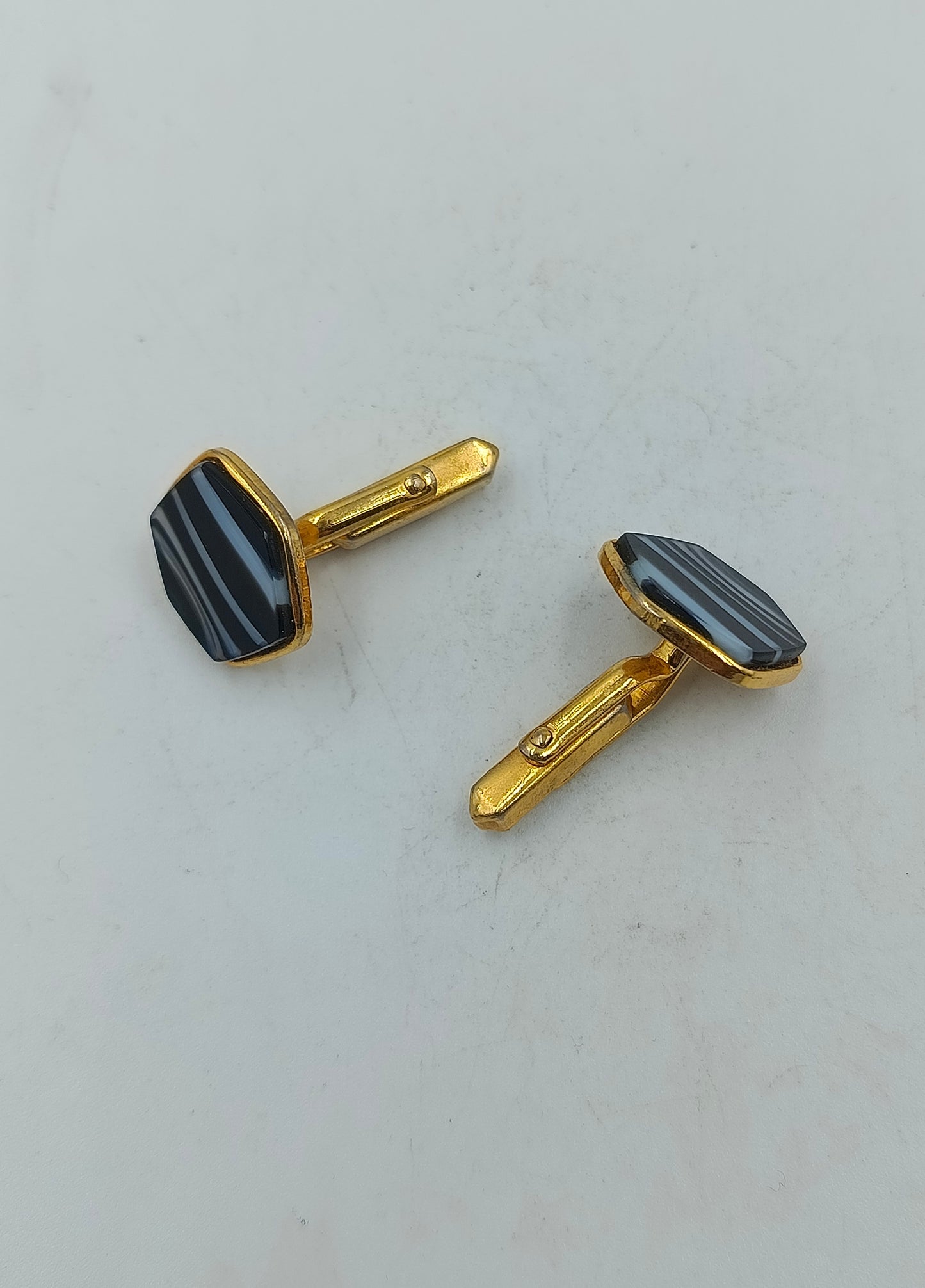 Elegante Manschettenknöpfe goldfarben mit Tigerauge