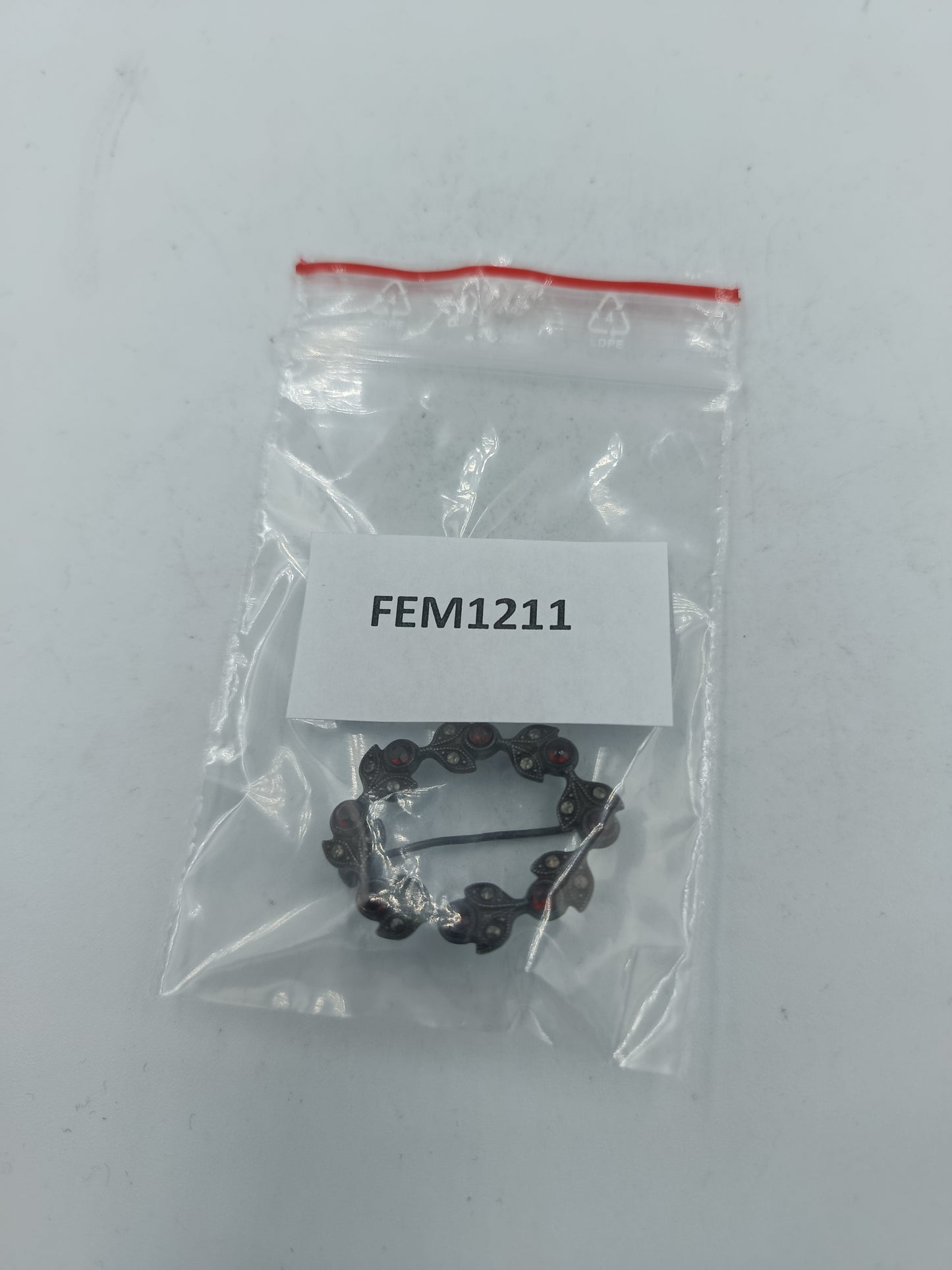 Elegante Vintage Brosche aus 835er Silber mit umlaufendem Blattkranz Motiv ein zeitloses