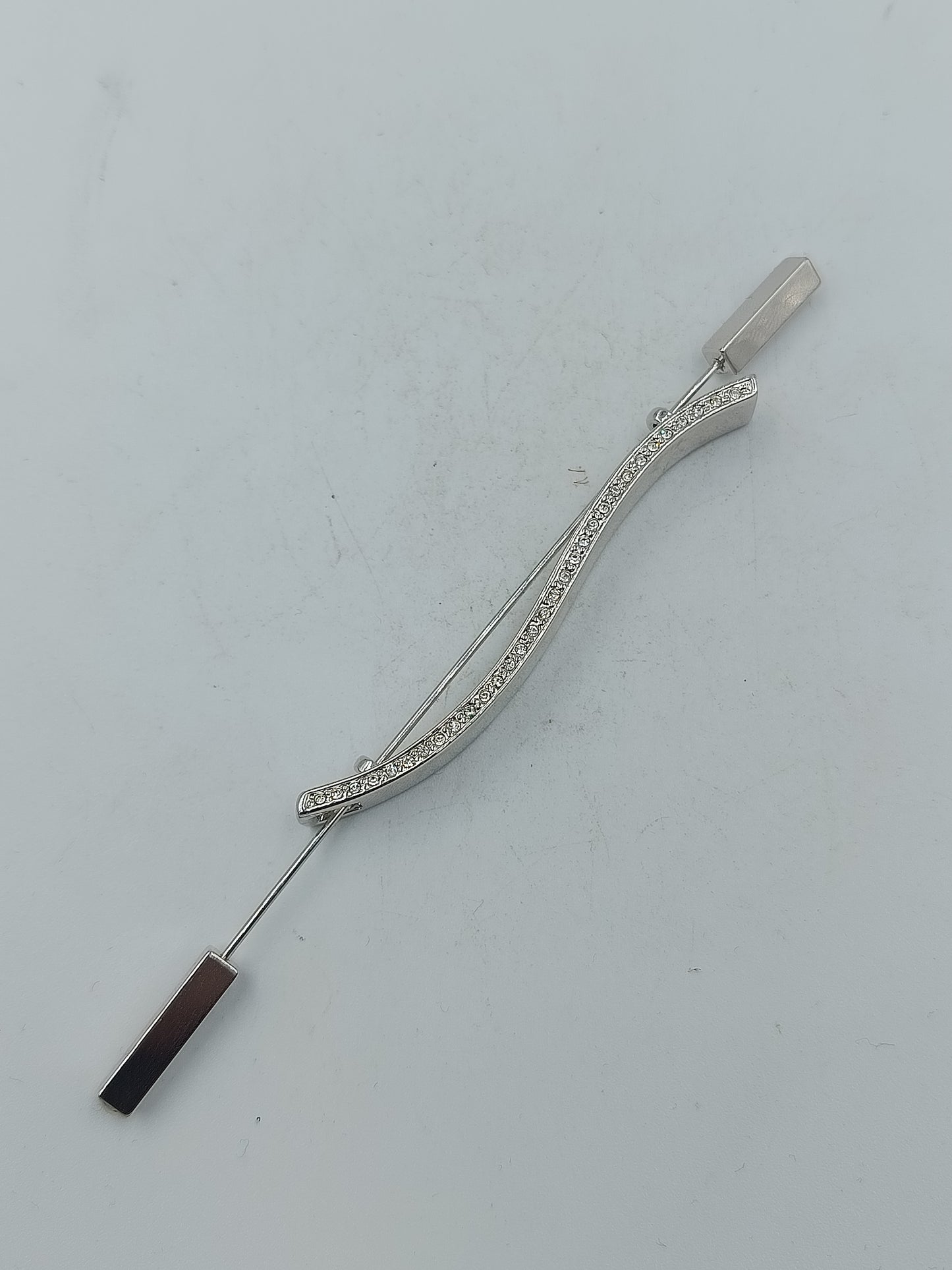 Moderne Anstecknadel Pierre Lang PL Stempel gehaemmertes Metall