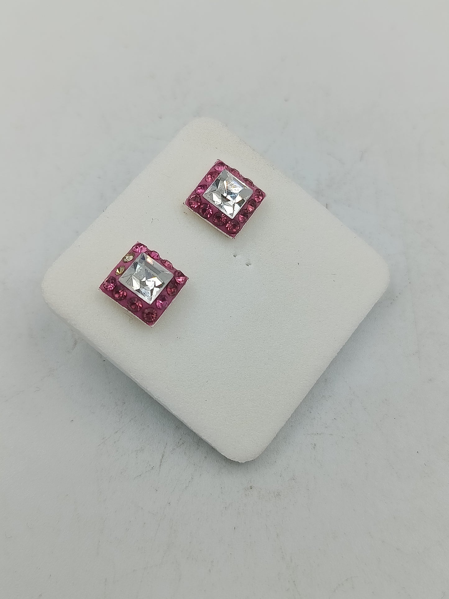 Glamouröse Ohrstecker quadratisch pinke Kristalle weisser Stein