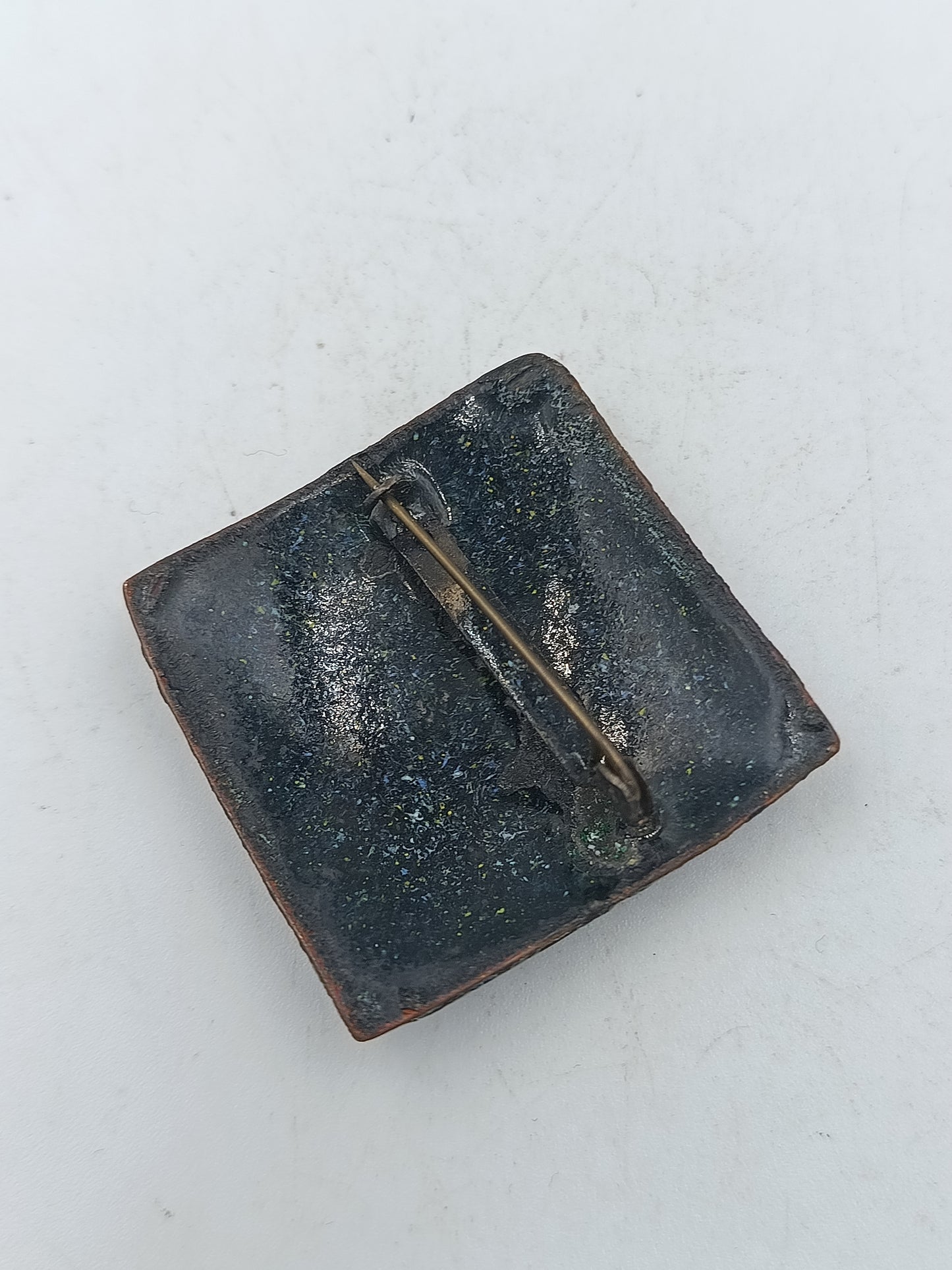 Quadratische Vintage Brosche blau kupferfarben Emaille Raku Stil
