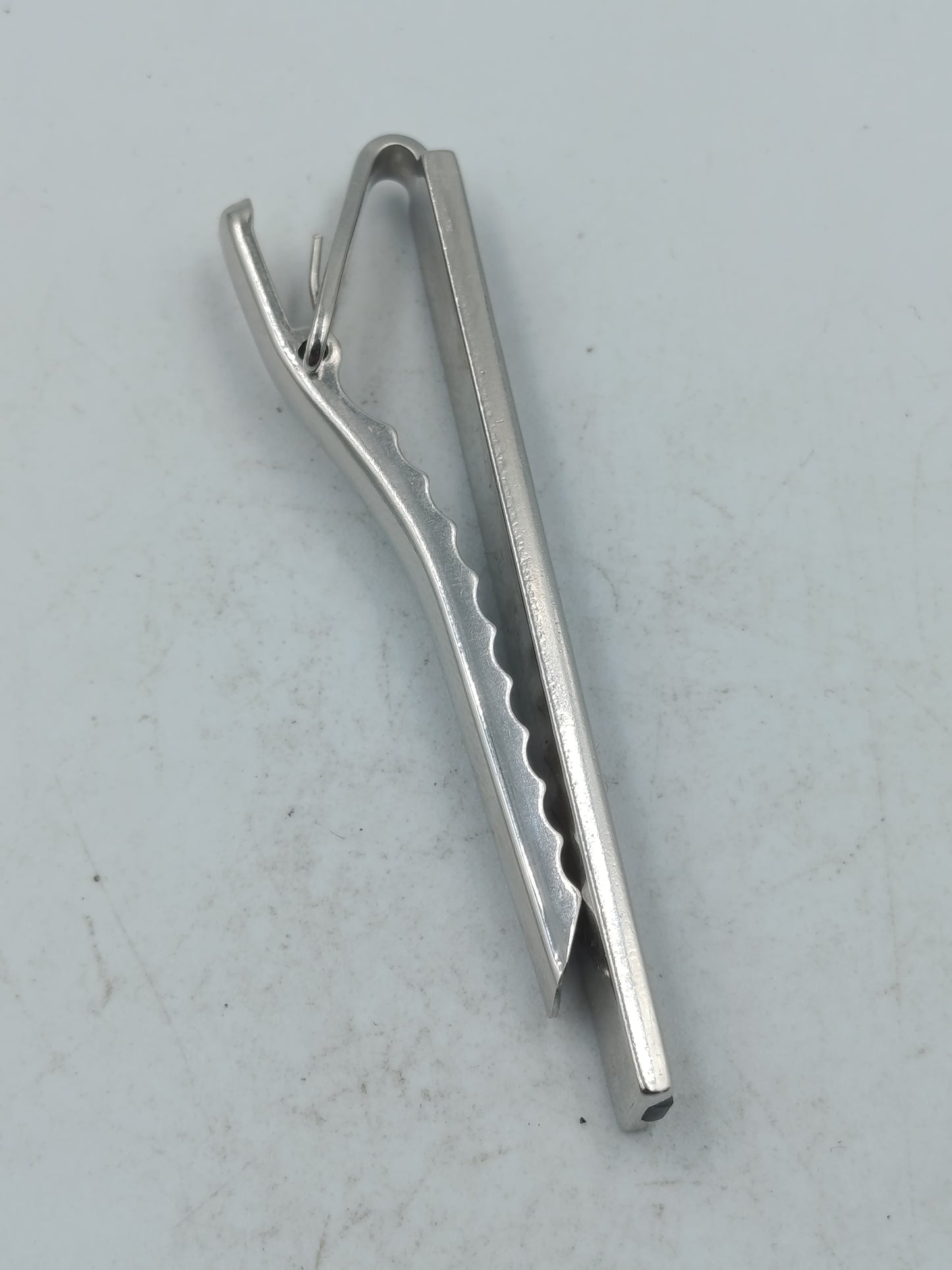 Klassische Krawattenklammer aus Metall silberfarben schlicht