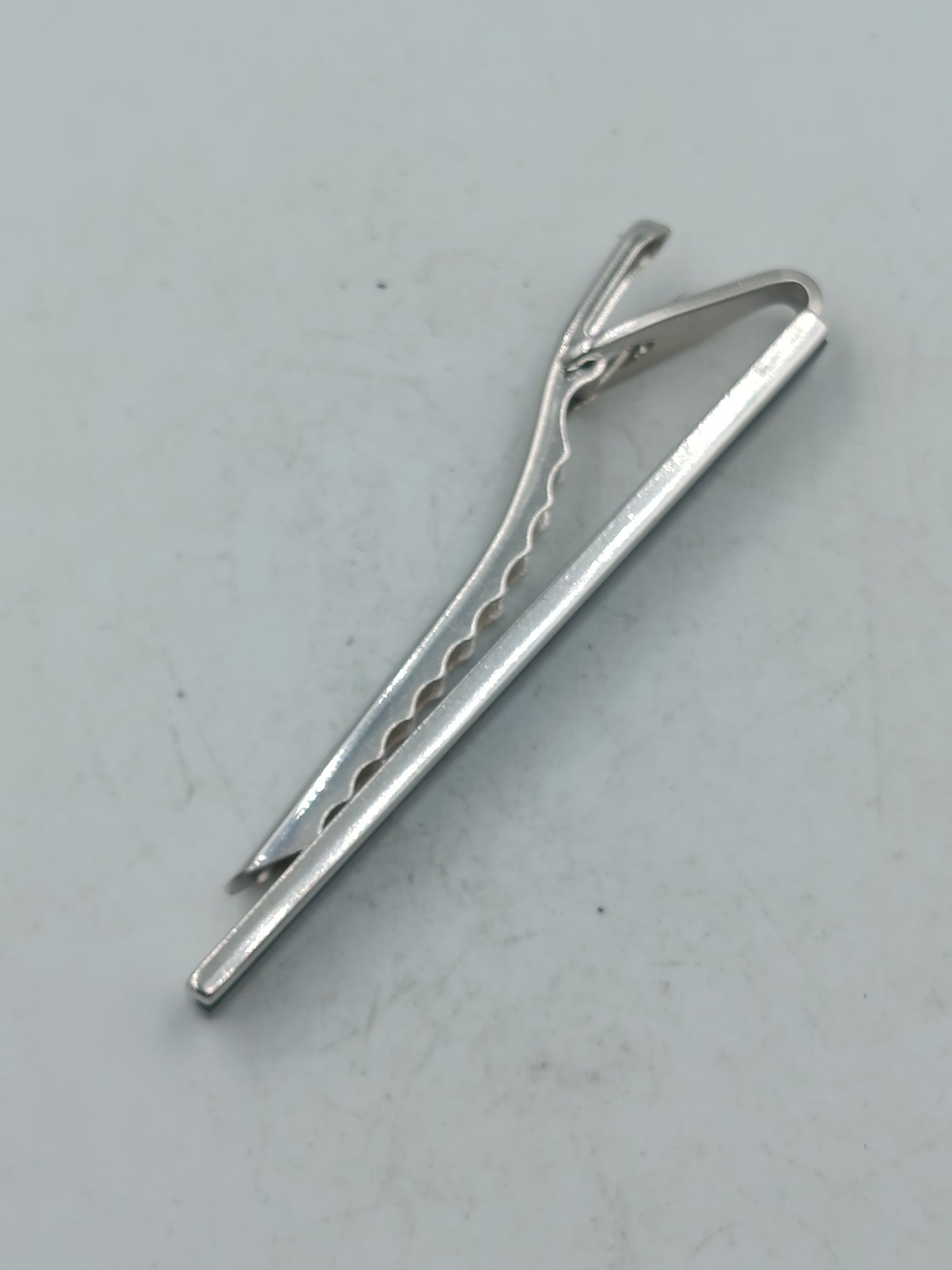 Klassische Krawattenklammer aus Metall silberfarben schlicht