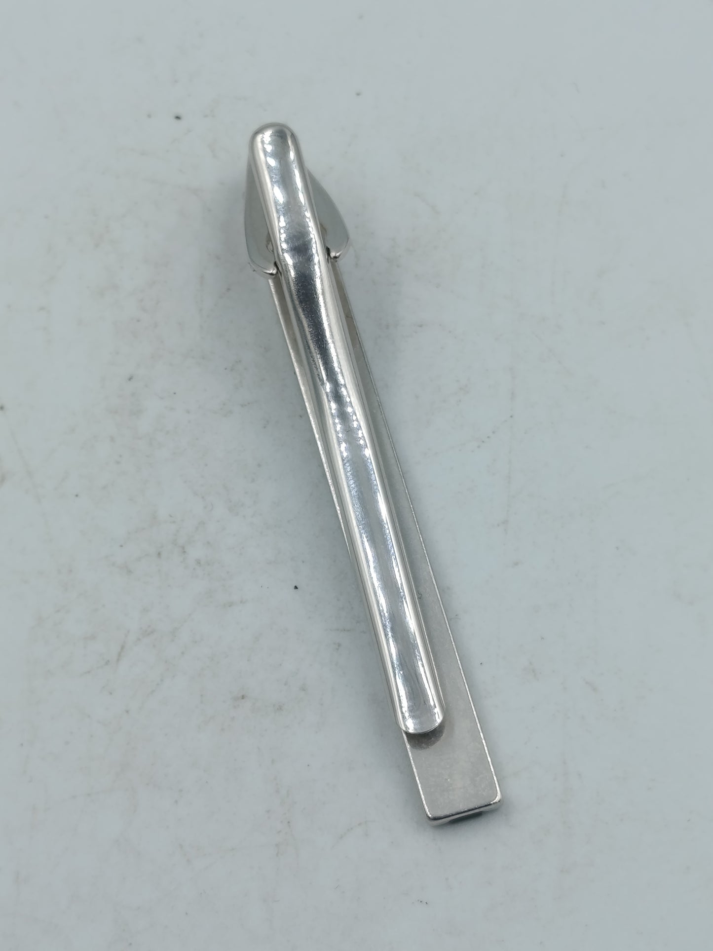 Klassische Krawattenklammer aus Metall silberfarben schlicht