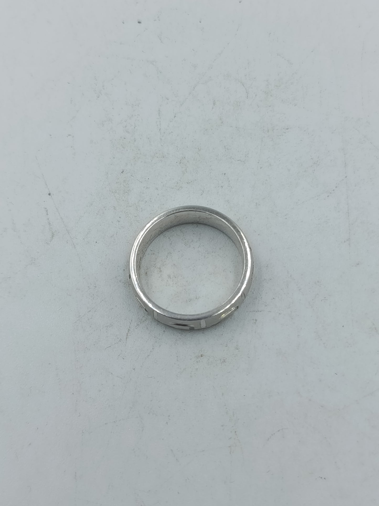 Damenring aus 925 Silber mit strukturierter Oberfläche