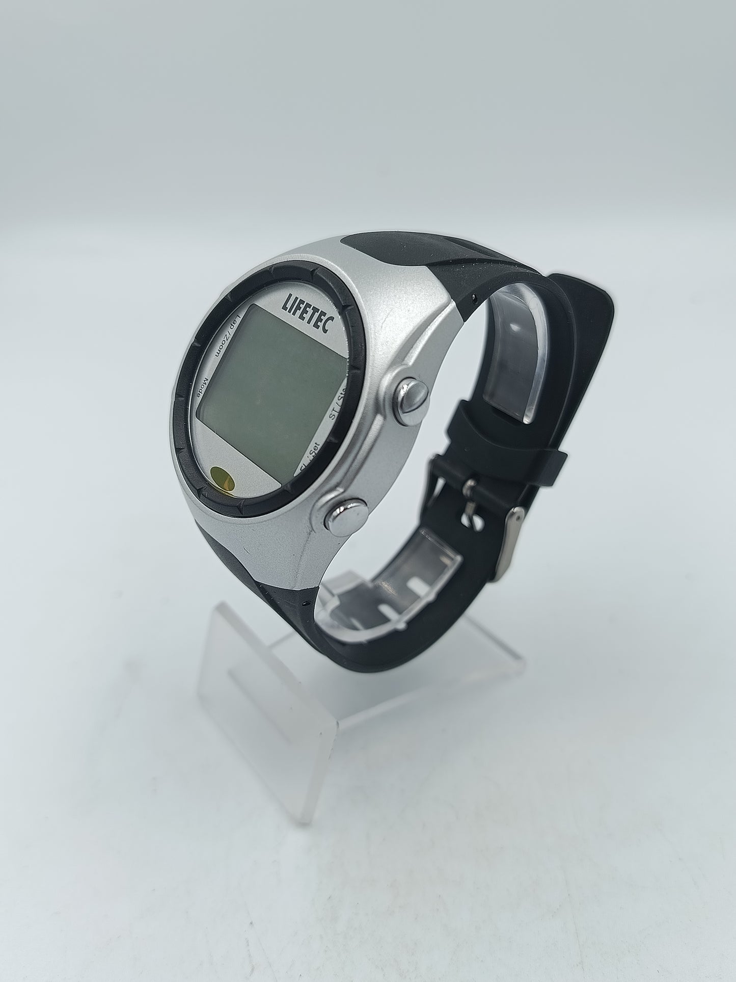 Digitale Armbanduhr mit schwarzem Kunststoffarmband