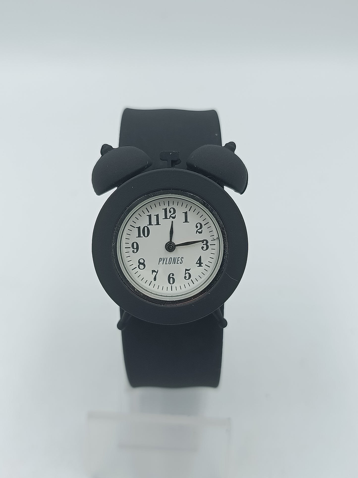 Damenarmbanduhr mit flexiblem schwarzem Silikonband und klassischem Zifferblatt