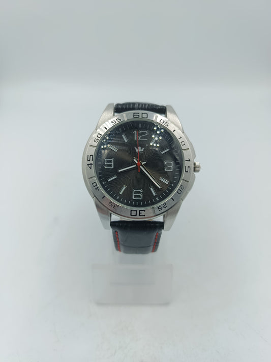 Sportliche Herrenarmbanduhr mit schwarzem Zifferblatt und rotem Sekundenzeiger