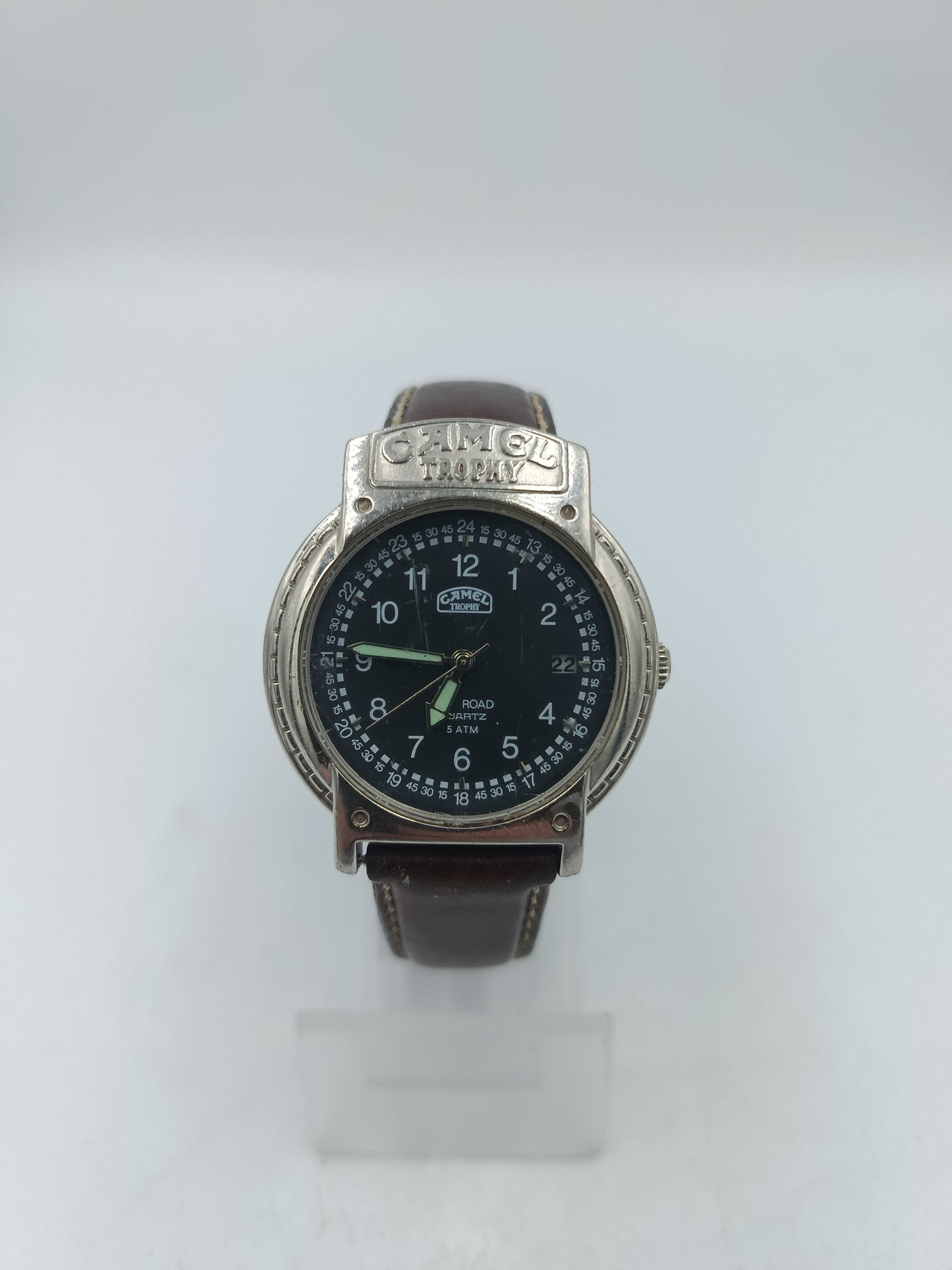 Camel Trophy Herrenarmbanduhr mit Lederband und Outdoor Design