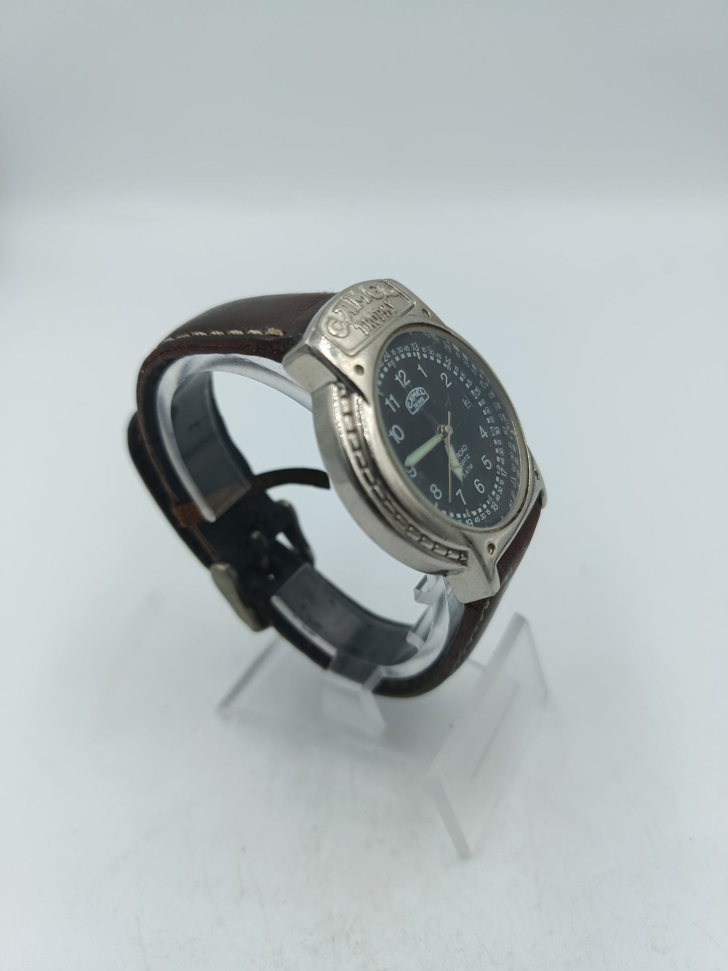 Camel Trophy Herrenarmbanduhr mit Lederband und Outdoor Design