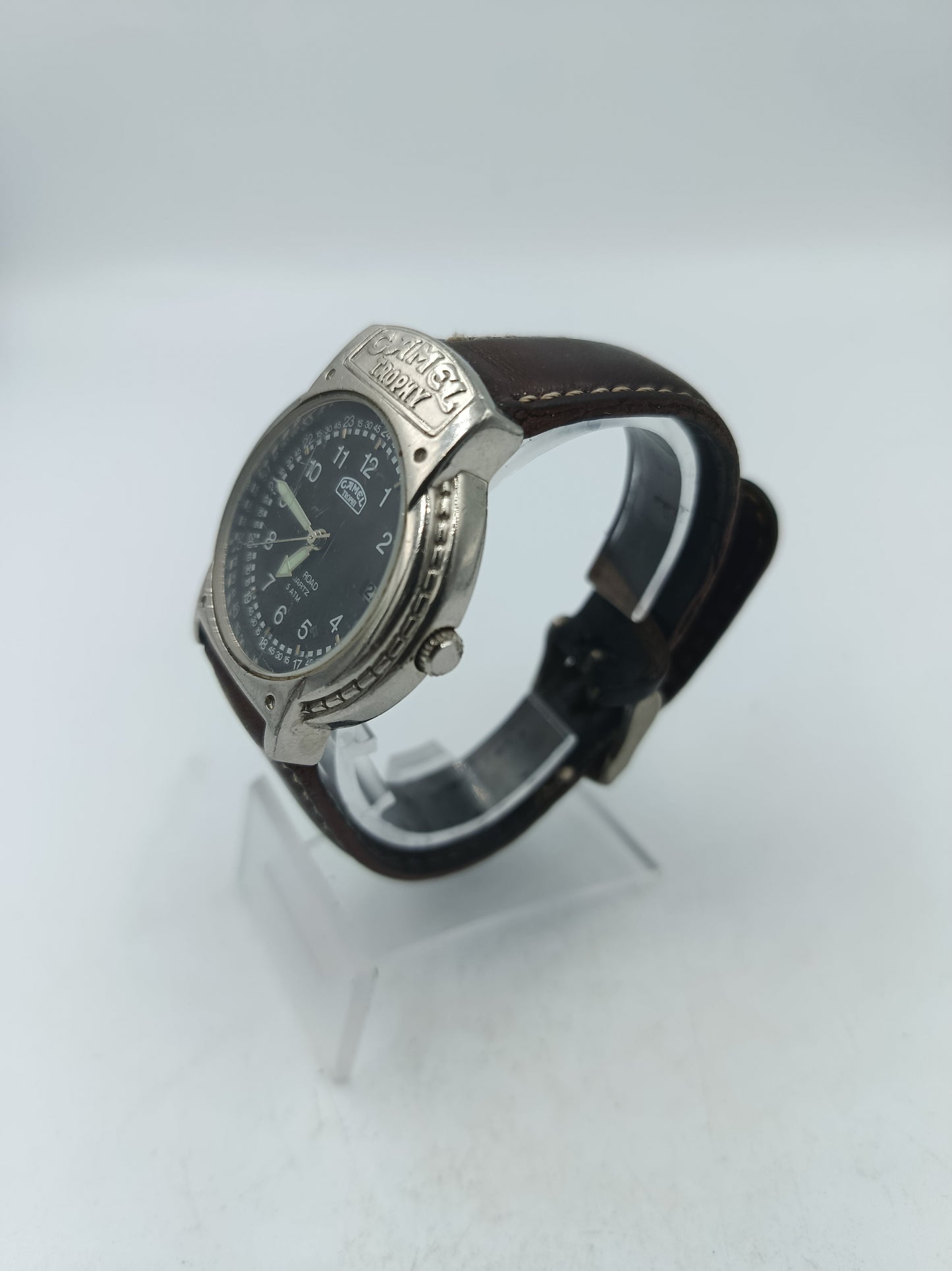 Camel Trophy Herrenarmbanduhr mit Lederband und Outdoor Design