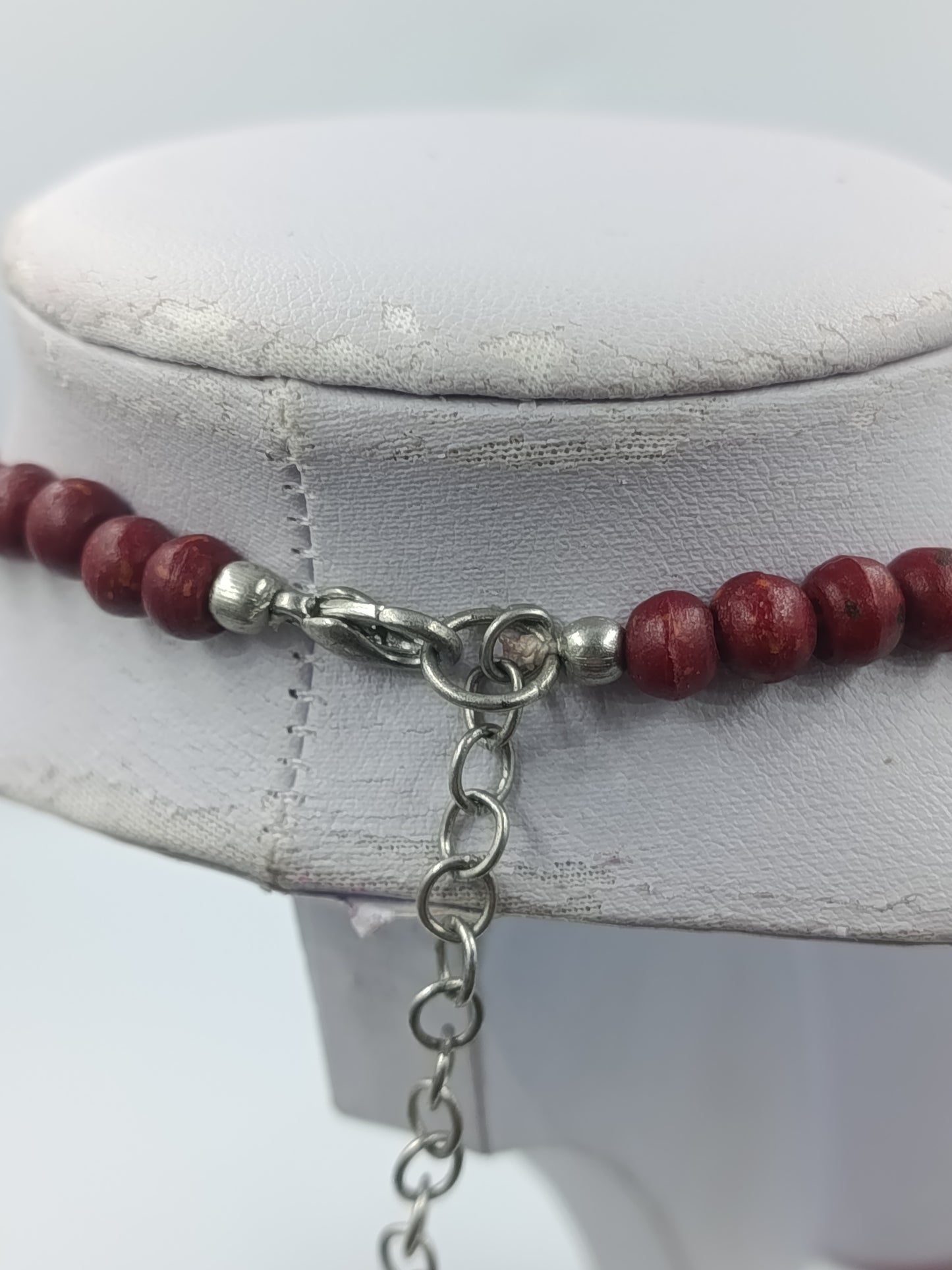 Statement-Halskette mit roten Naturstein Elementen