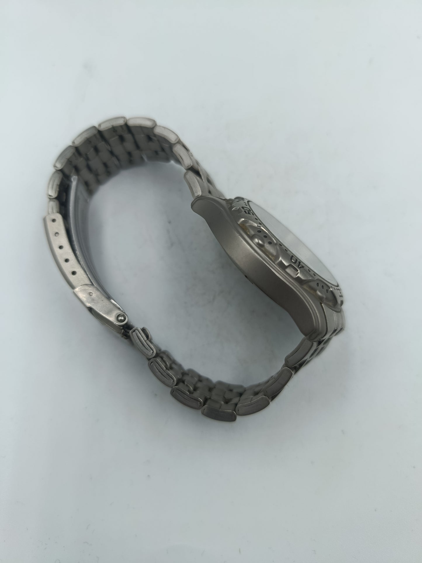 Sportliche Herrenarmbanduhr mit Chronograph und Metallarmband