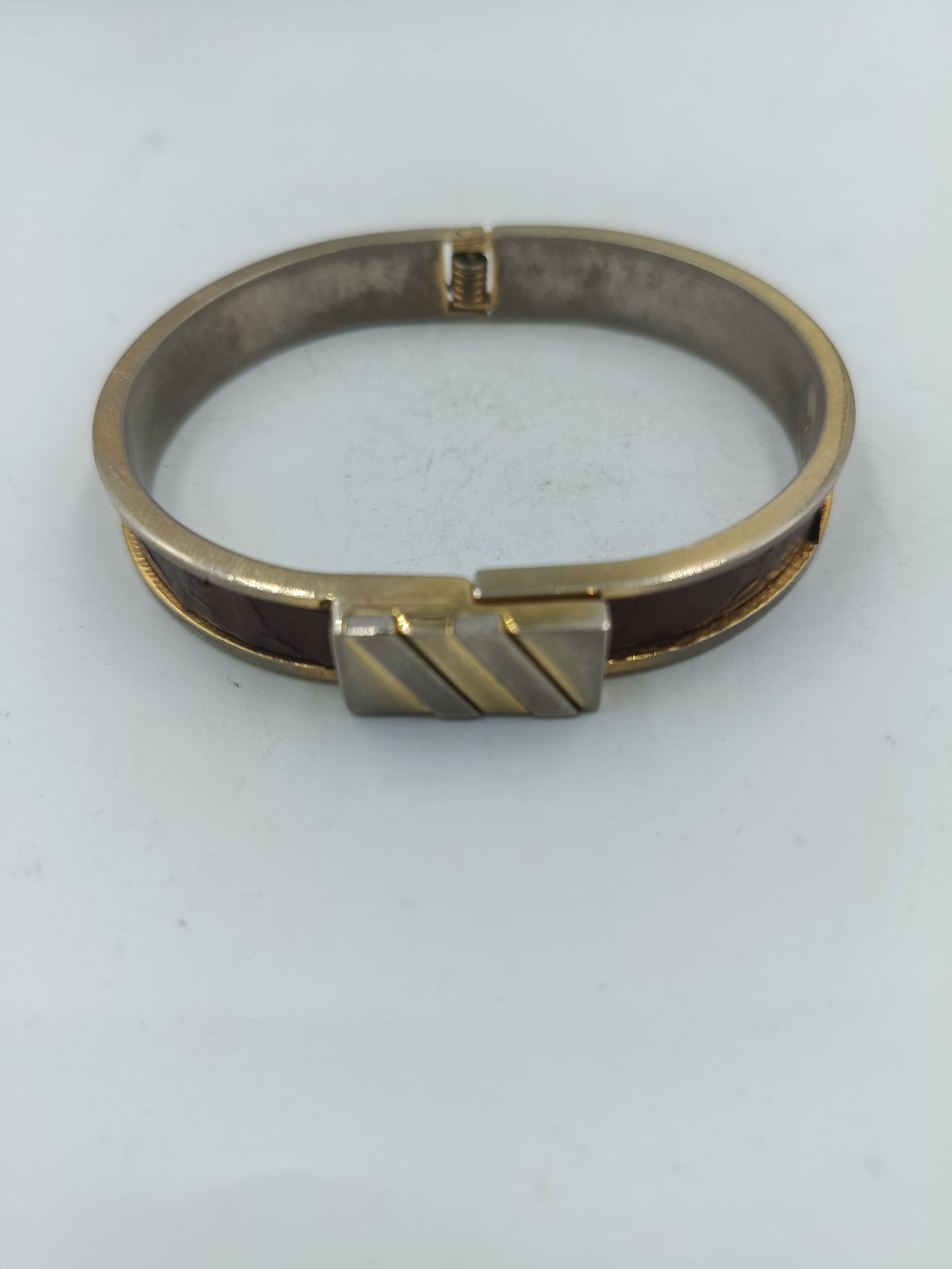 Elegantes Metallarmband in Goldoptik Zeitloses und elegantes Design